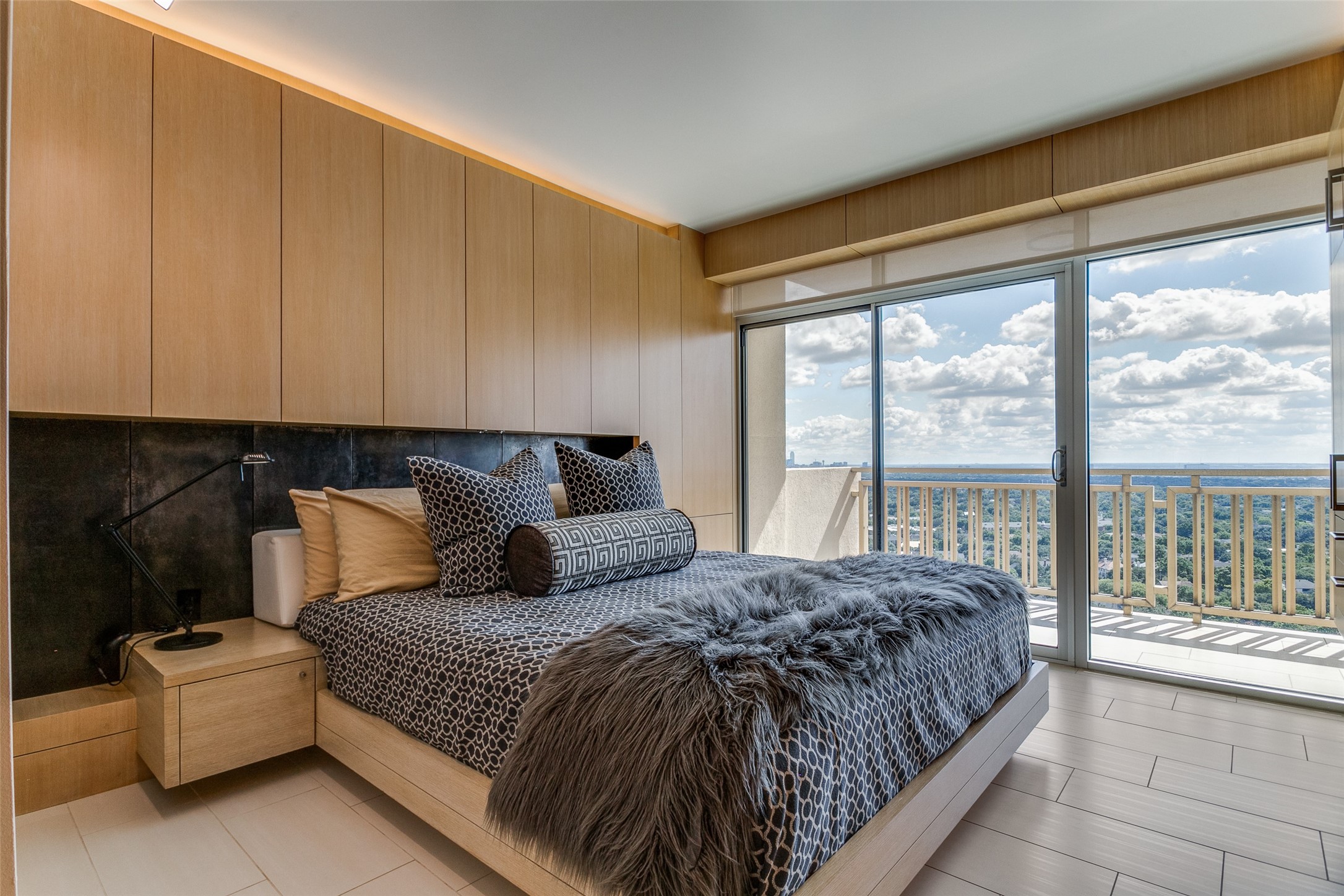 6211 W Northwest Highway 2607