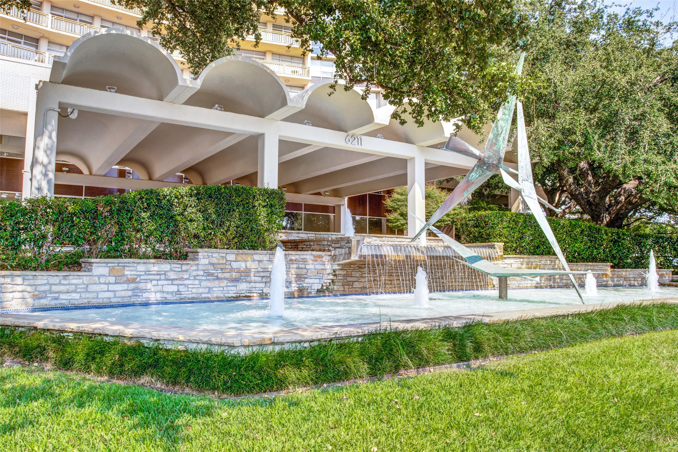 6211 W Northwest Highway 2607