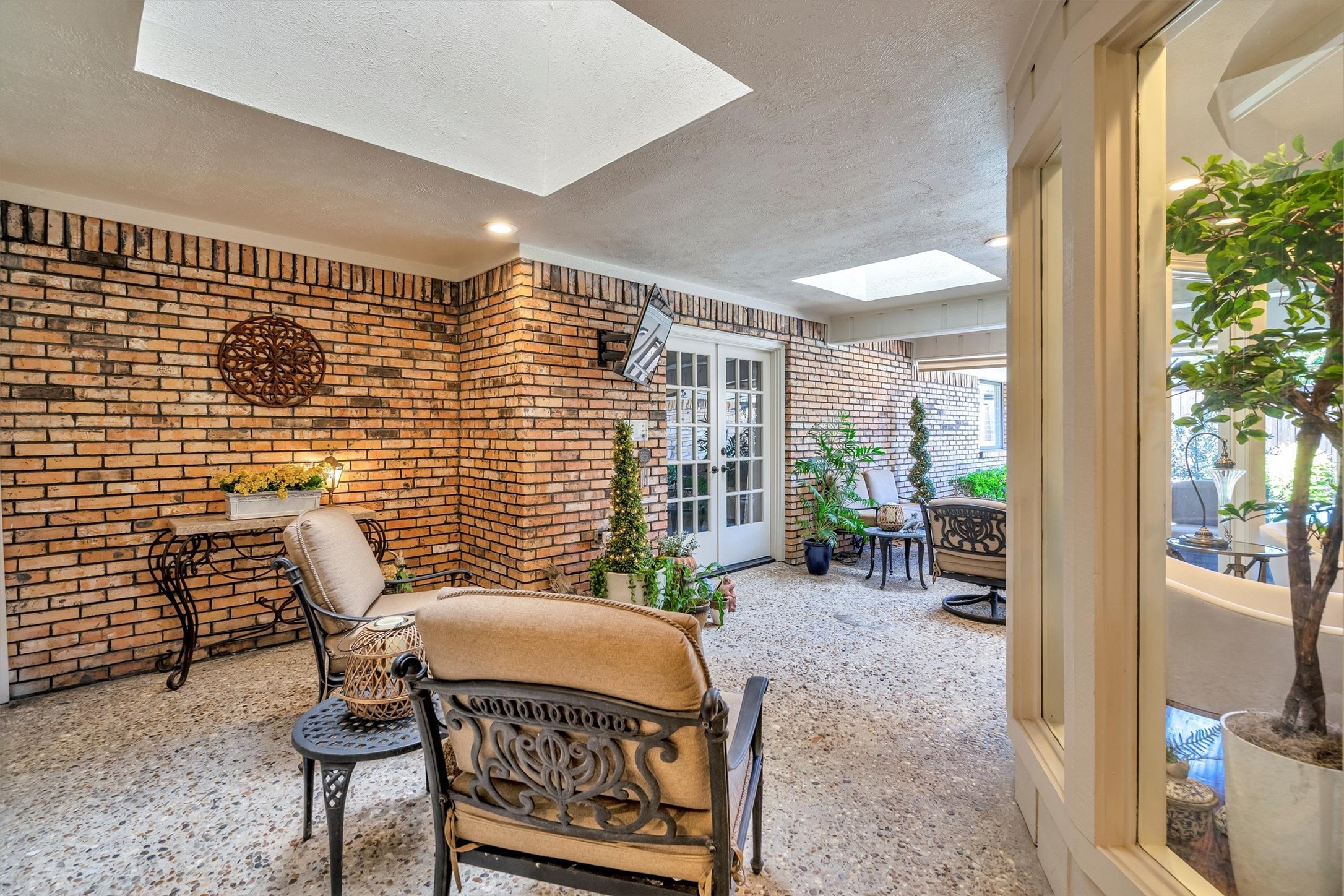 3309 N Echo Trail