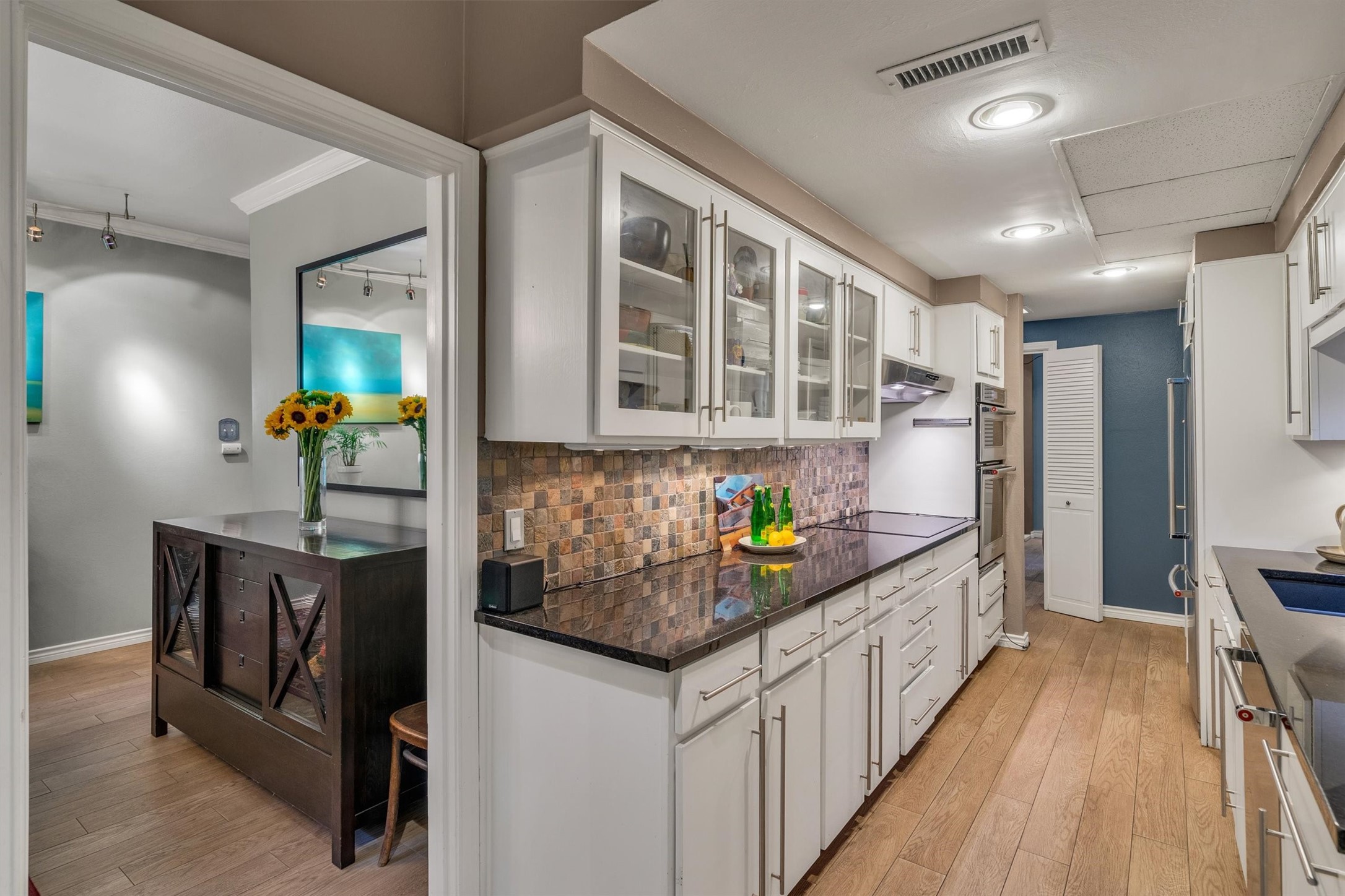 3308 Hawthorne Avenue