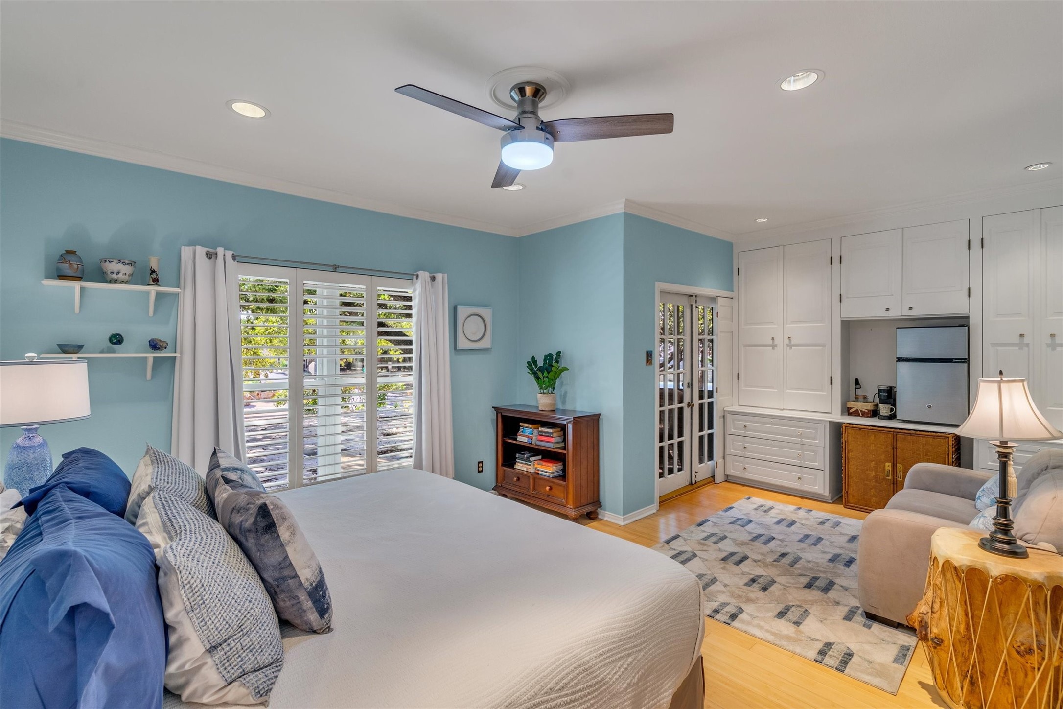 3308 Hawthorne Avenue