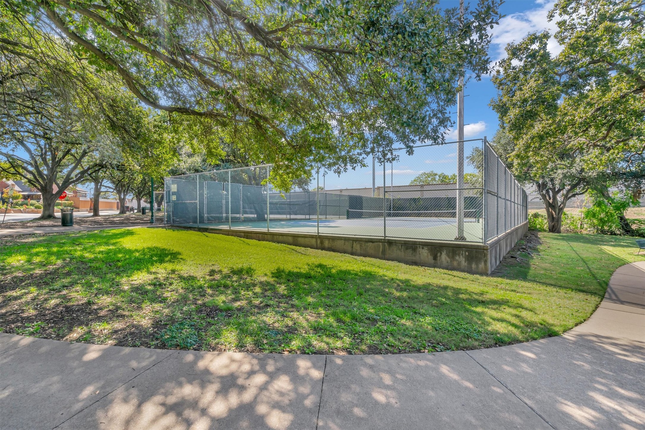 3308 Hawthorne Avenue