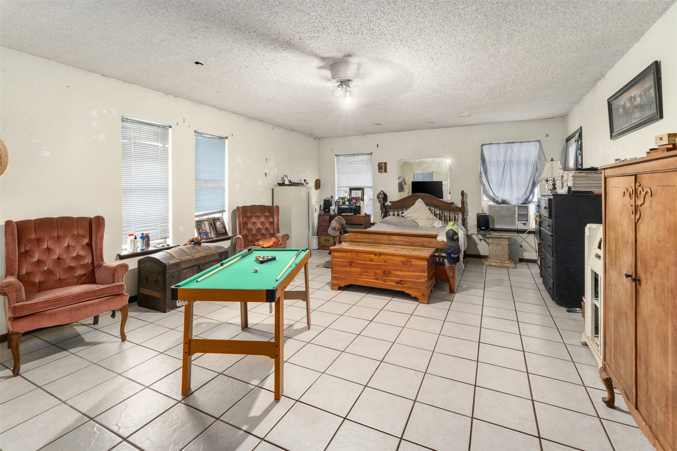 10811 Fm 1836