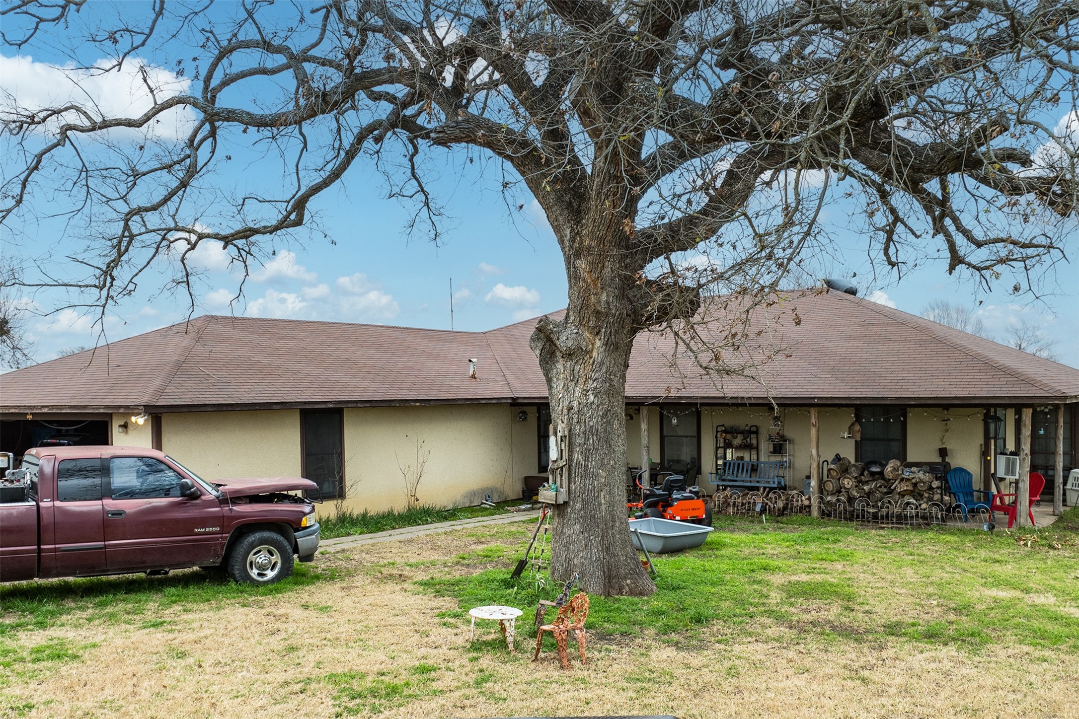 10811 Fm 1836