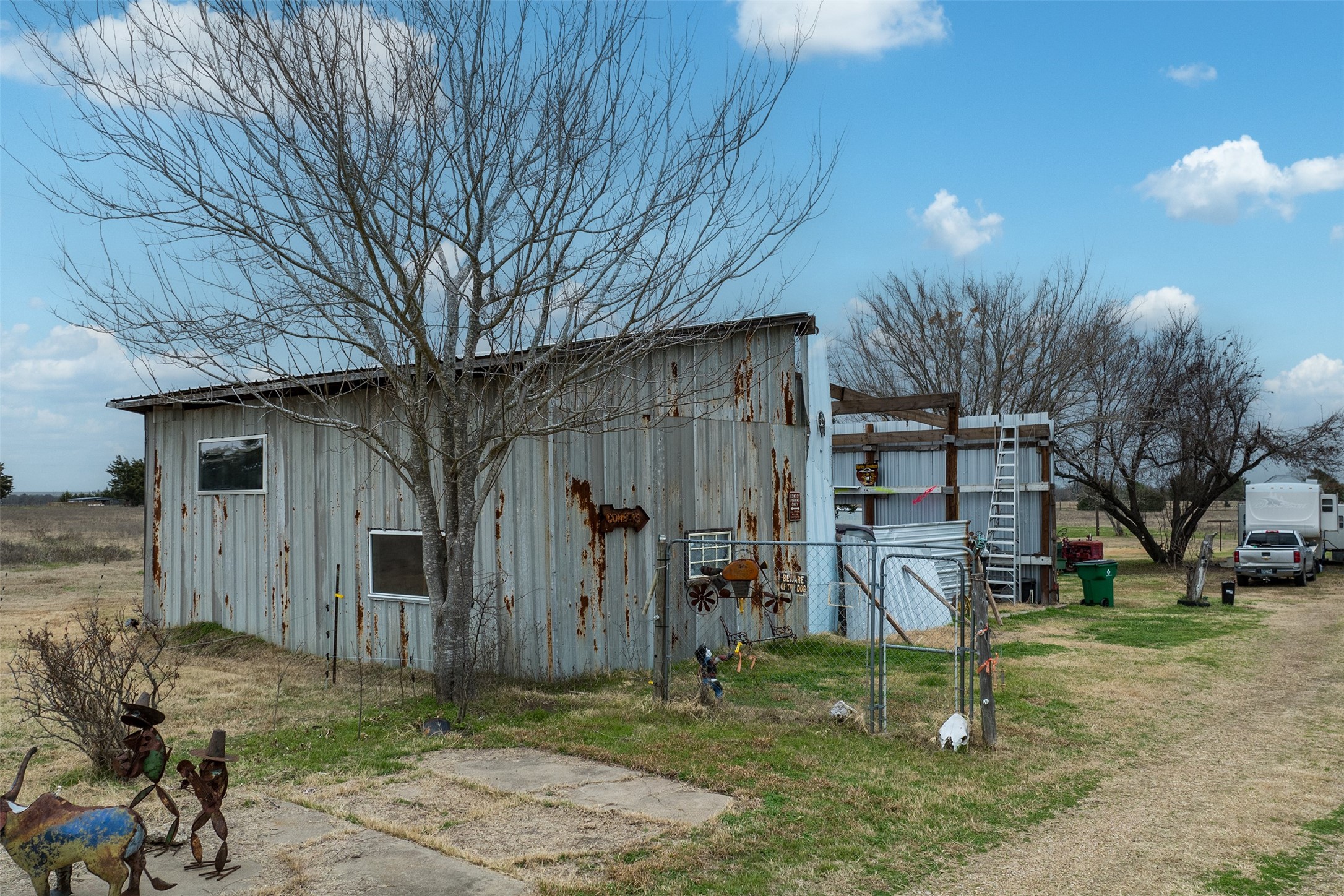 10811 Fm 1836