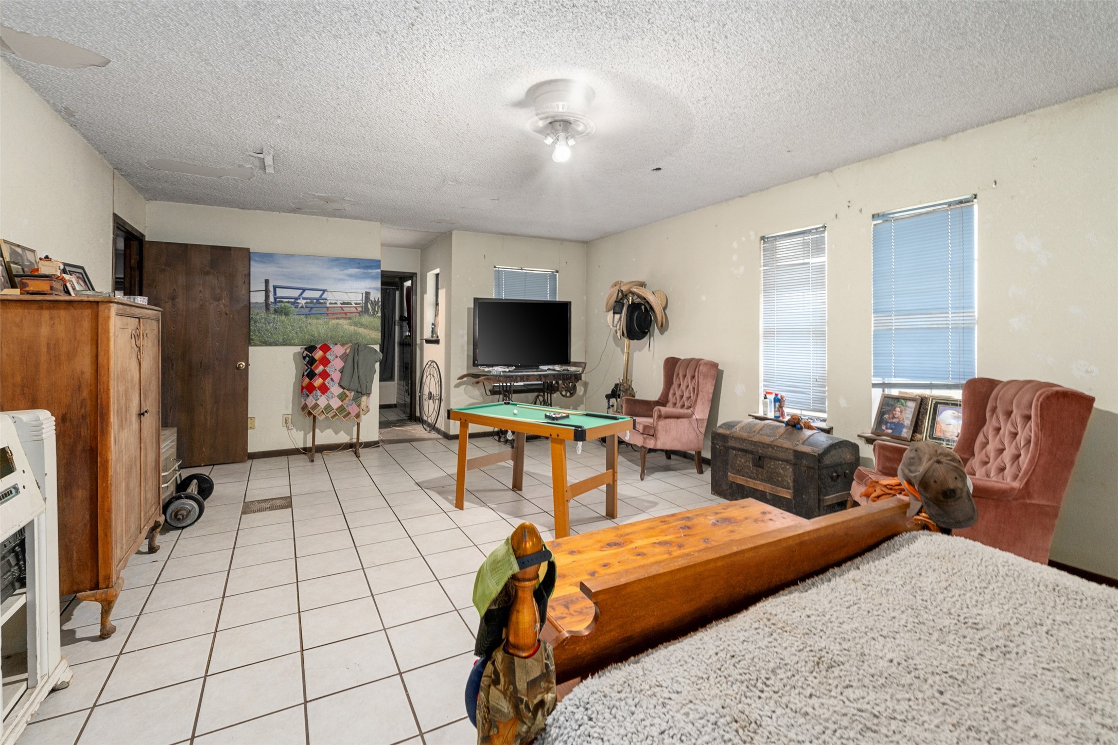10811 Fm 1836