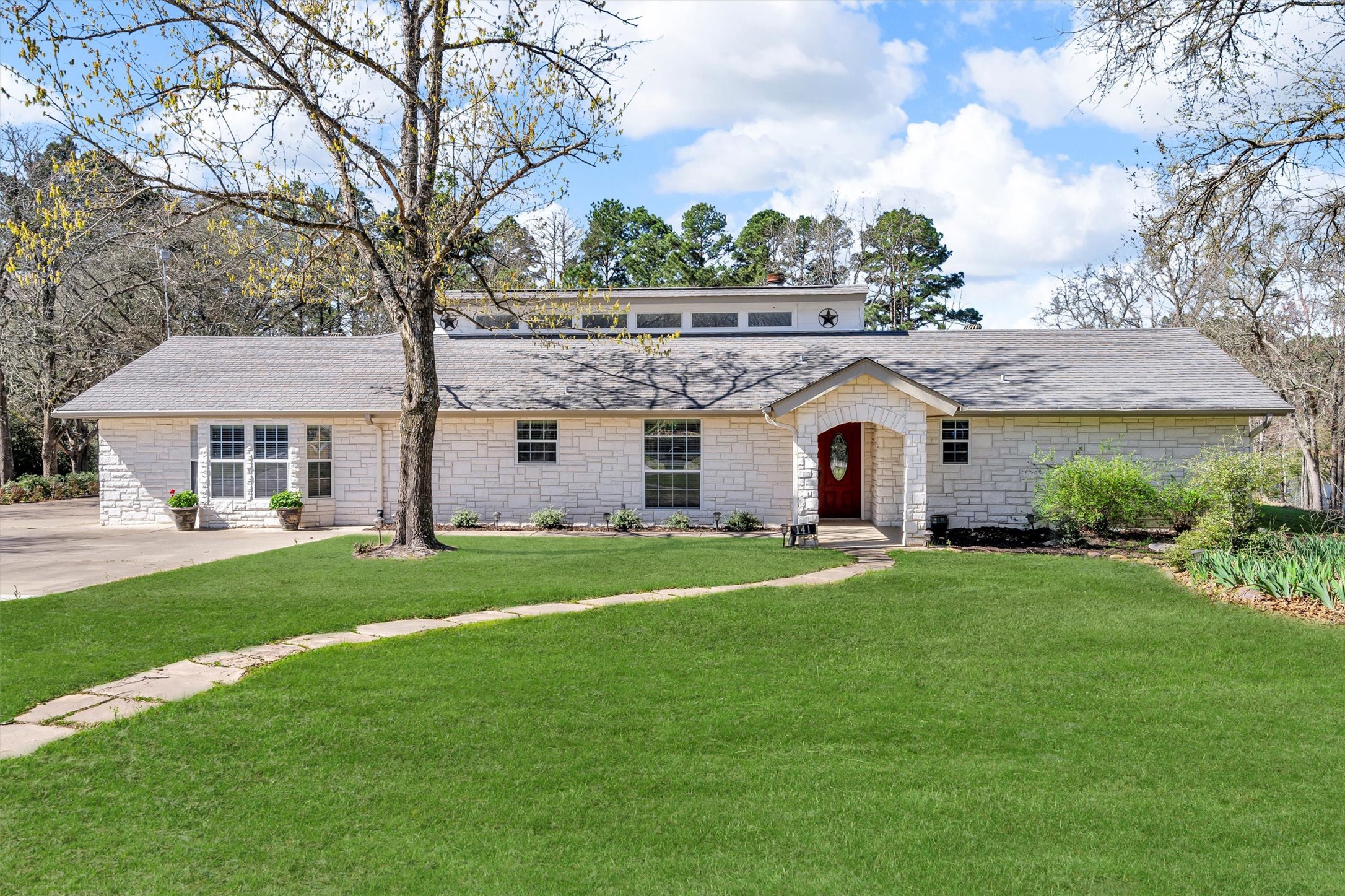 141 Llano Bend