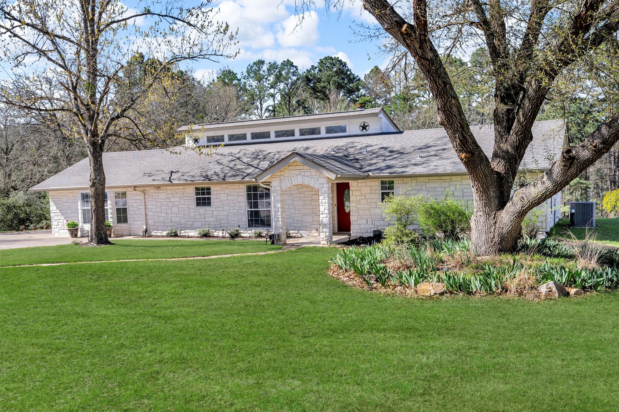 141 Llano Bend