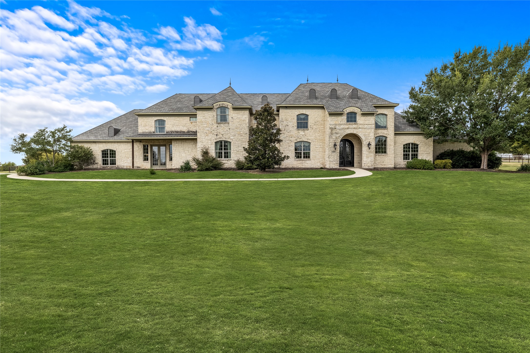 2933 N Star Drive