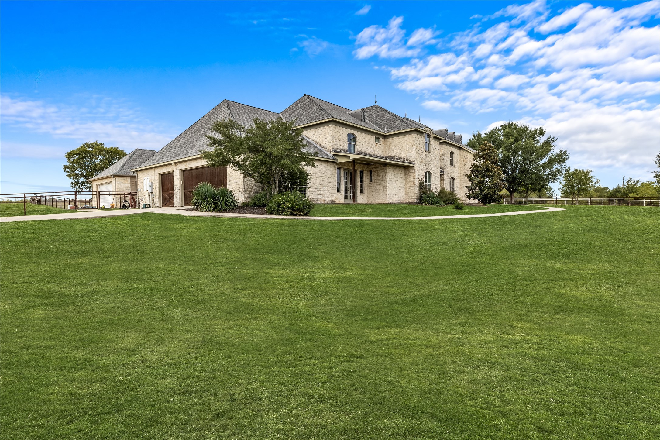 2933 N Star Drive