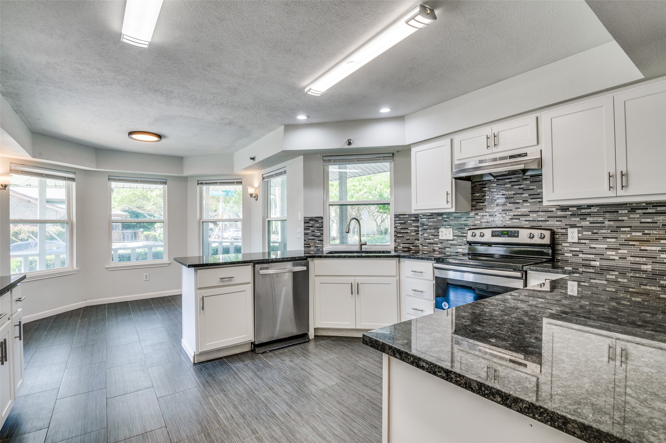 928 Pavillion Street