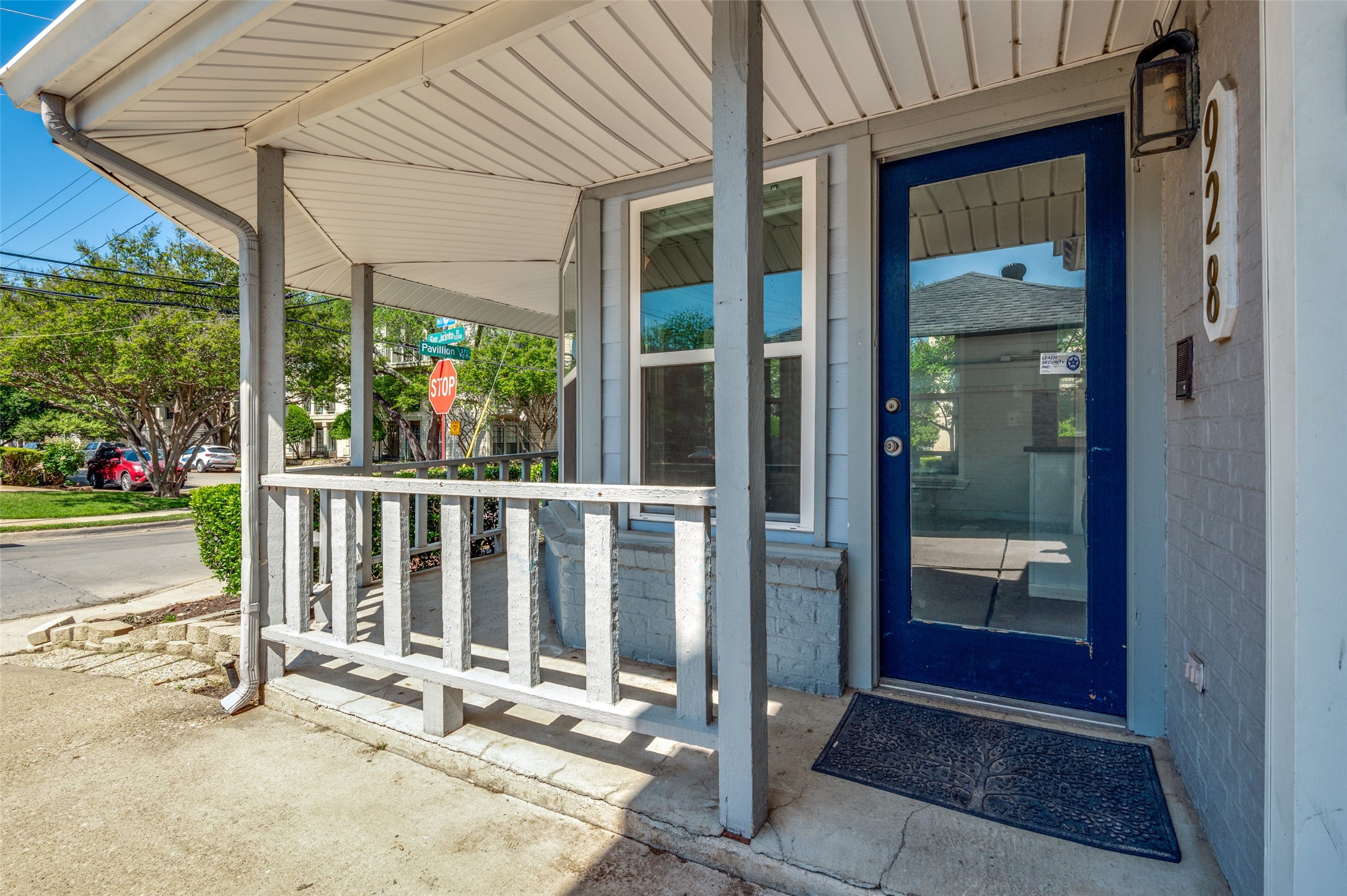 928 Pavillion Street