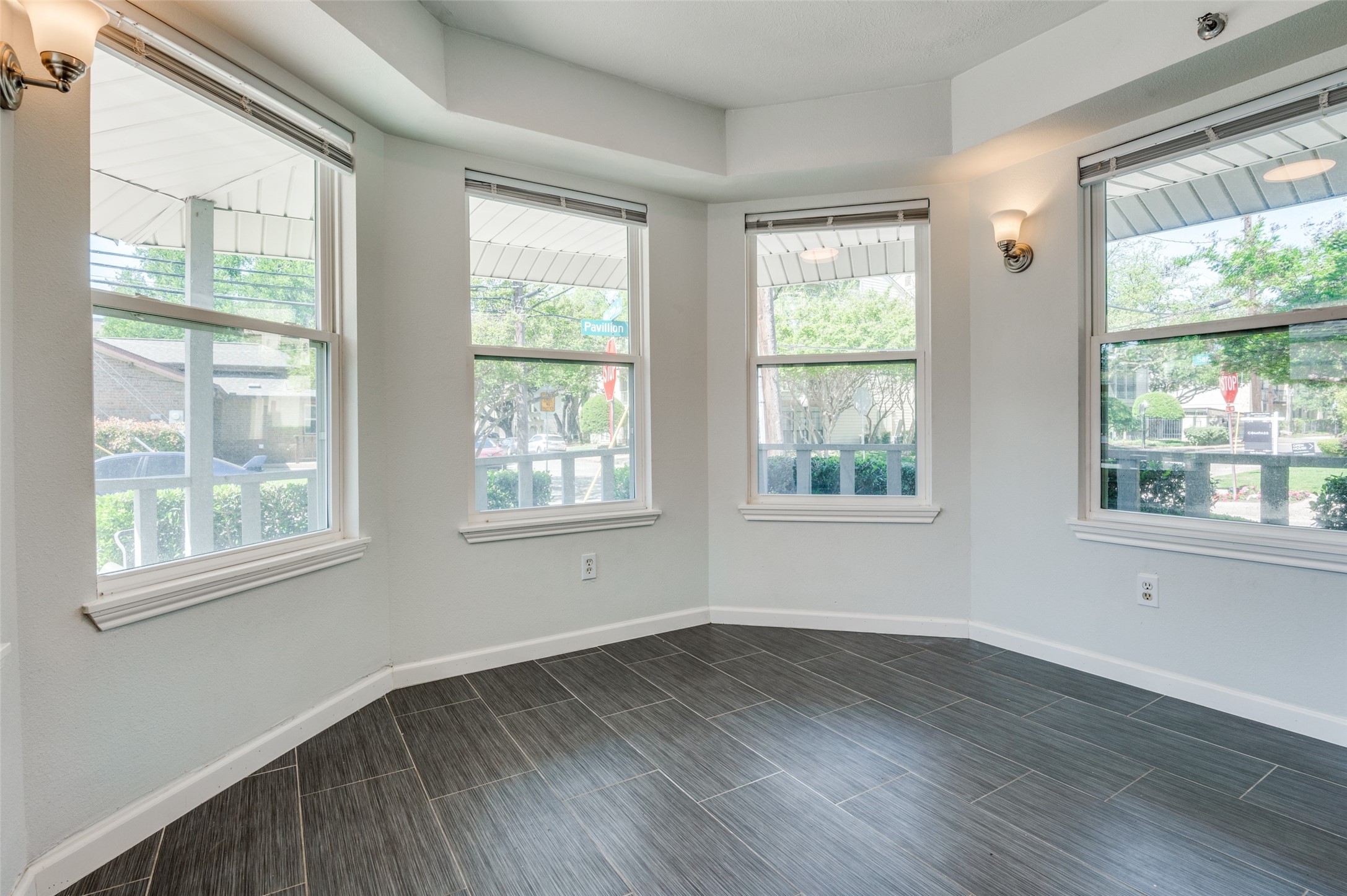 928 Pavillion Street