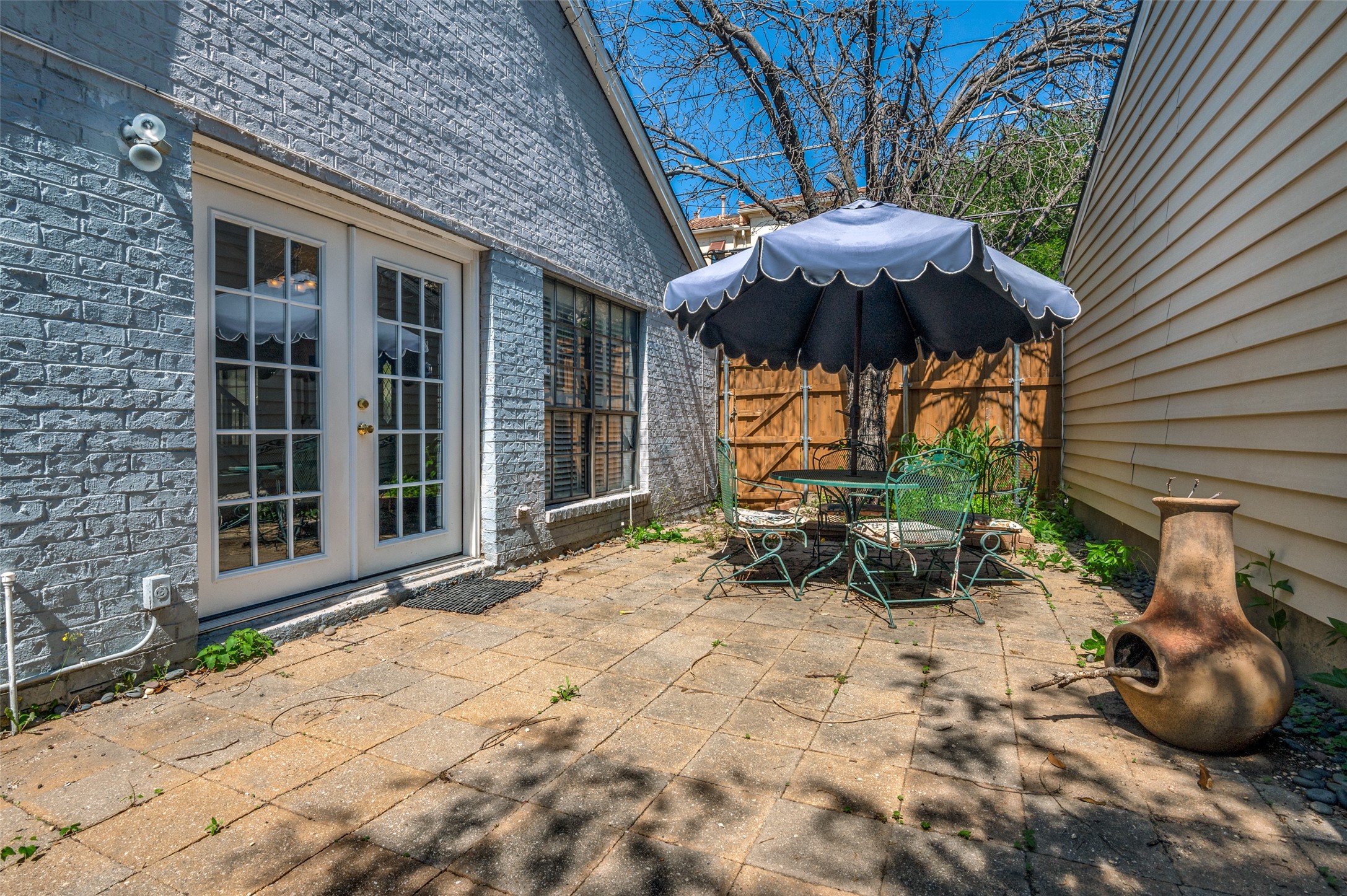 928 Pavillion Street