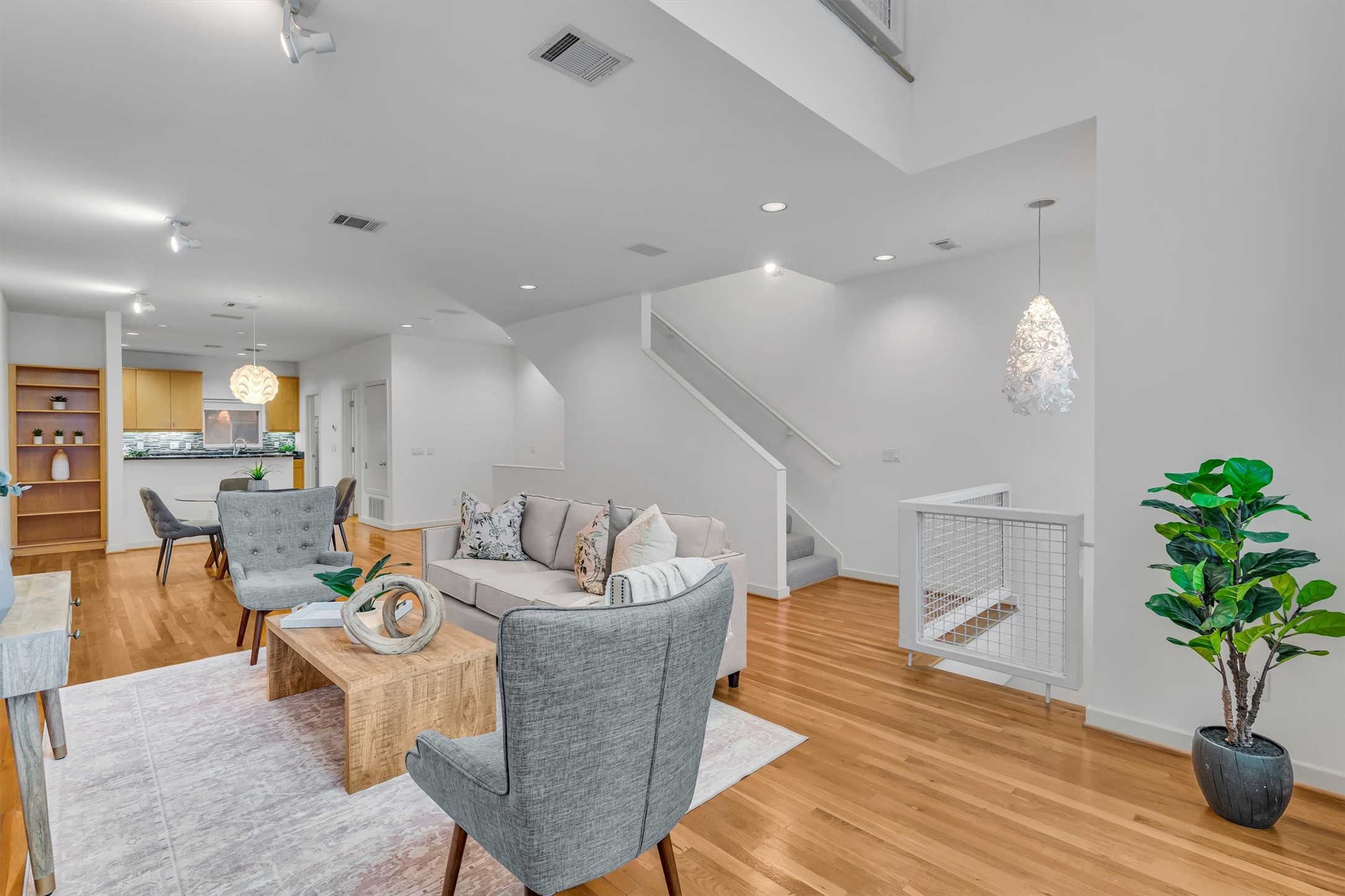 4100 Travis Street 10