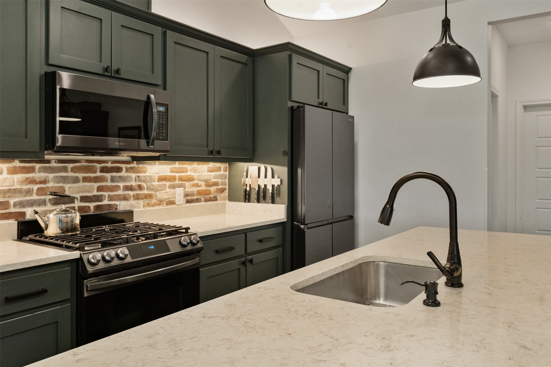 6044 County Road 4068