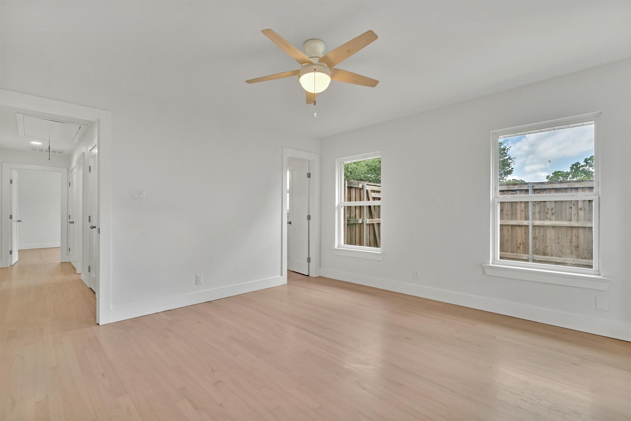 6426 Glennox Ln