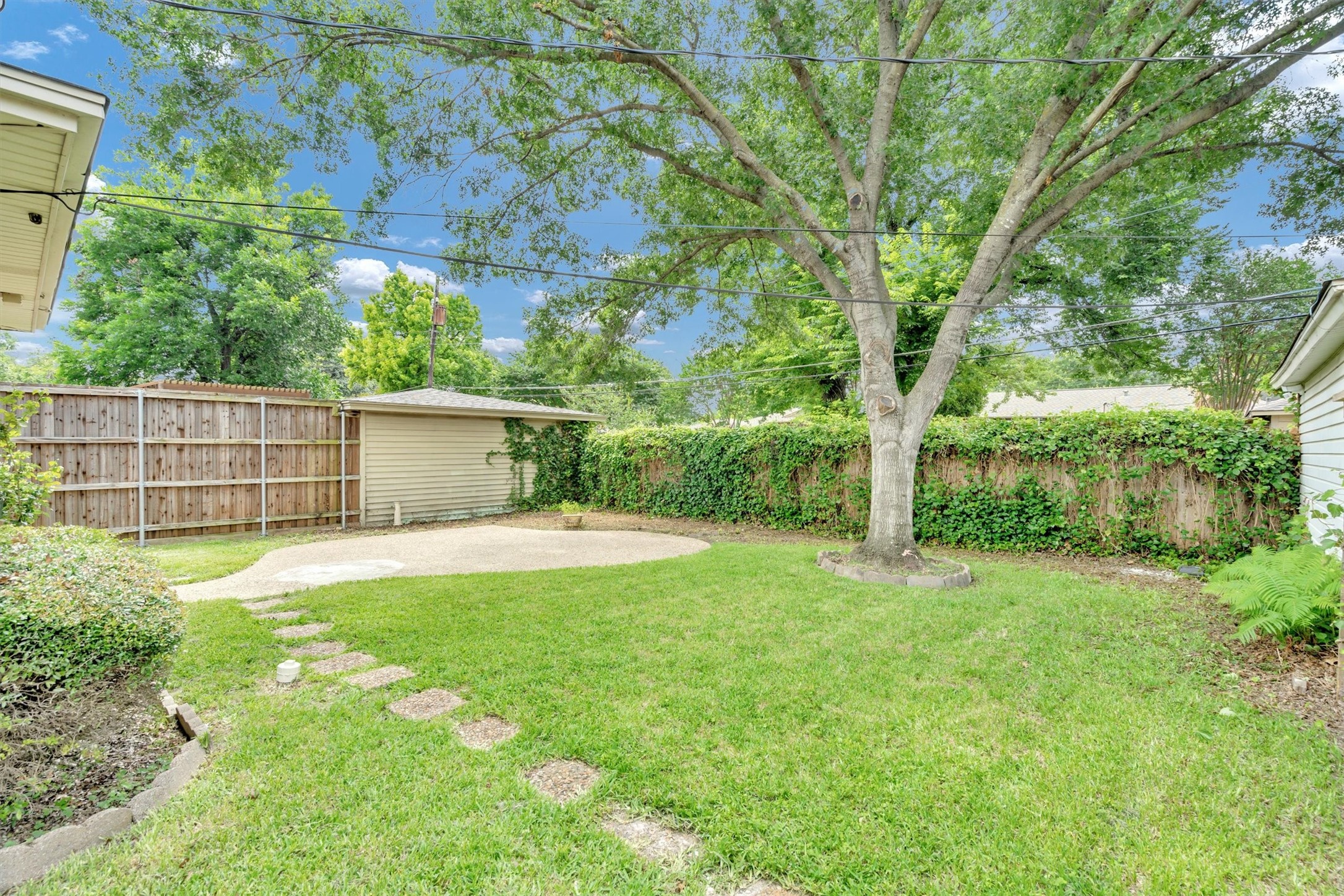 6426 Glennox Ln