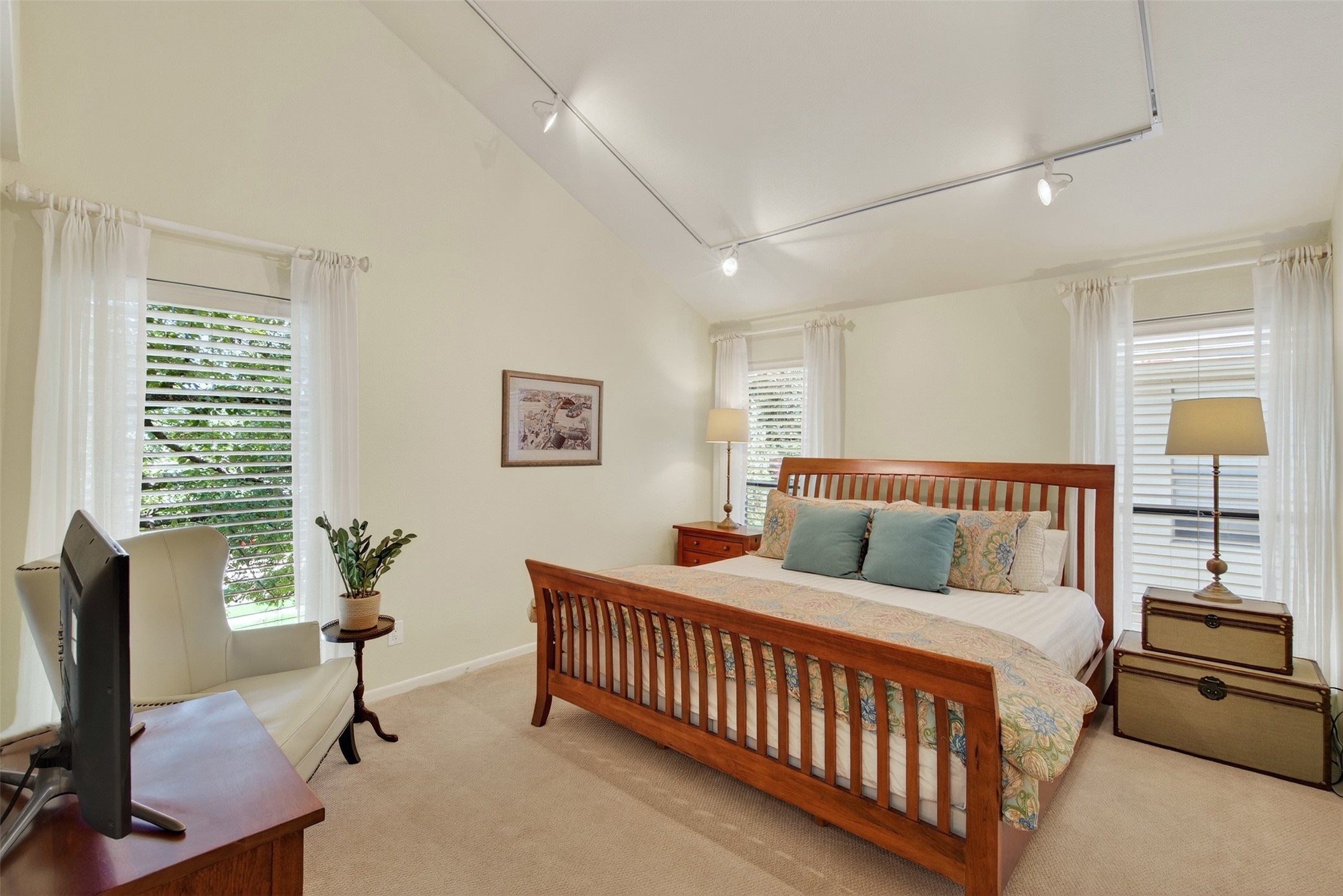 4242 Travis Street 107