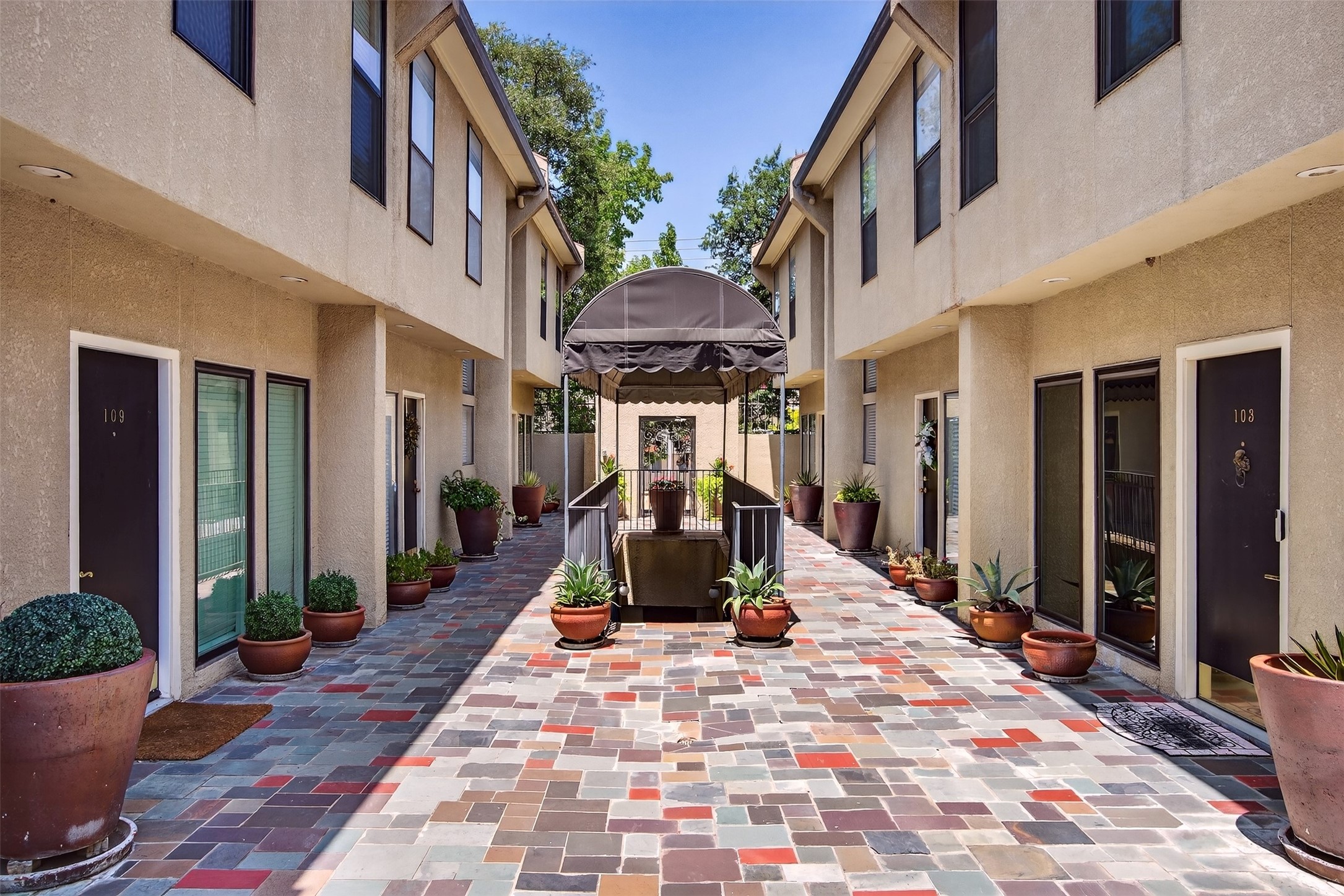 4242 Travis Street 107