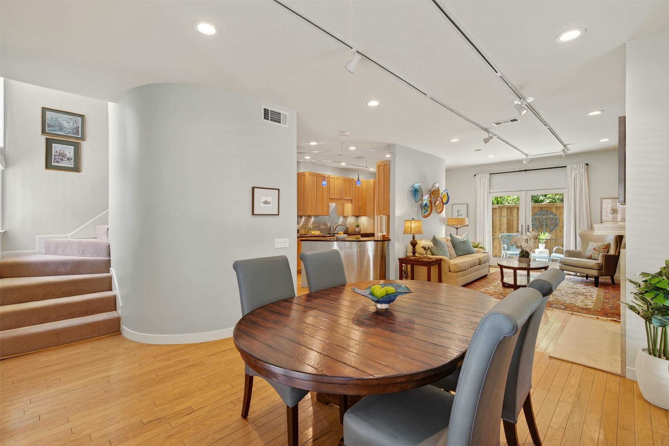 4242 Travis Street 107