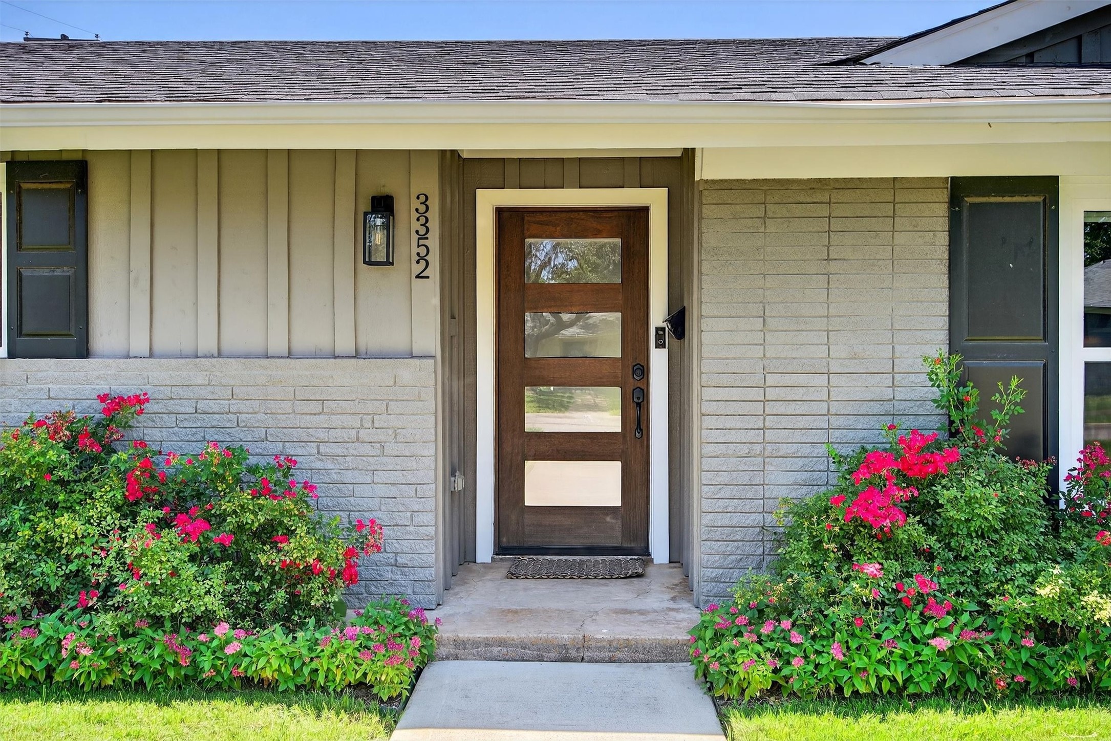 3352 Leahy Drive
