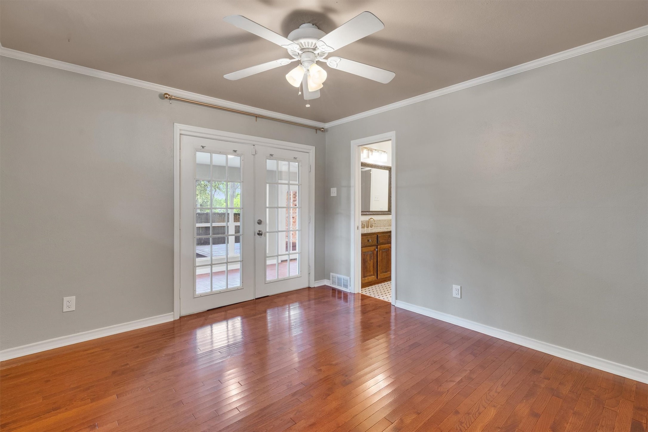9856 Shoreview Road