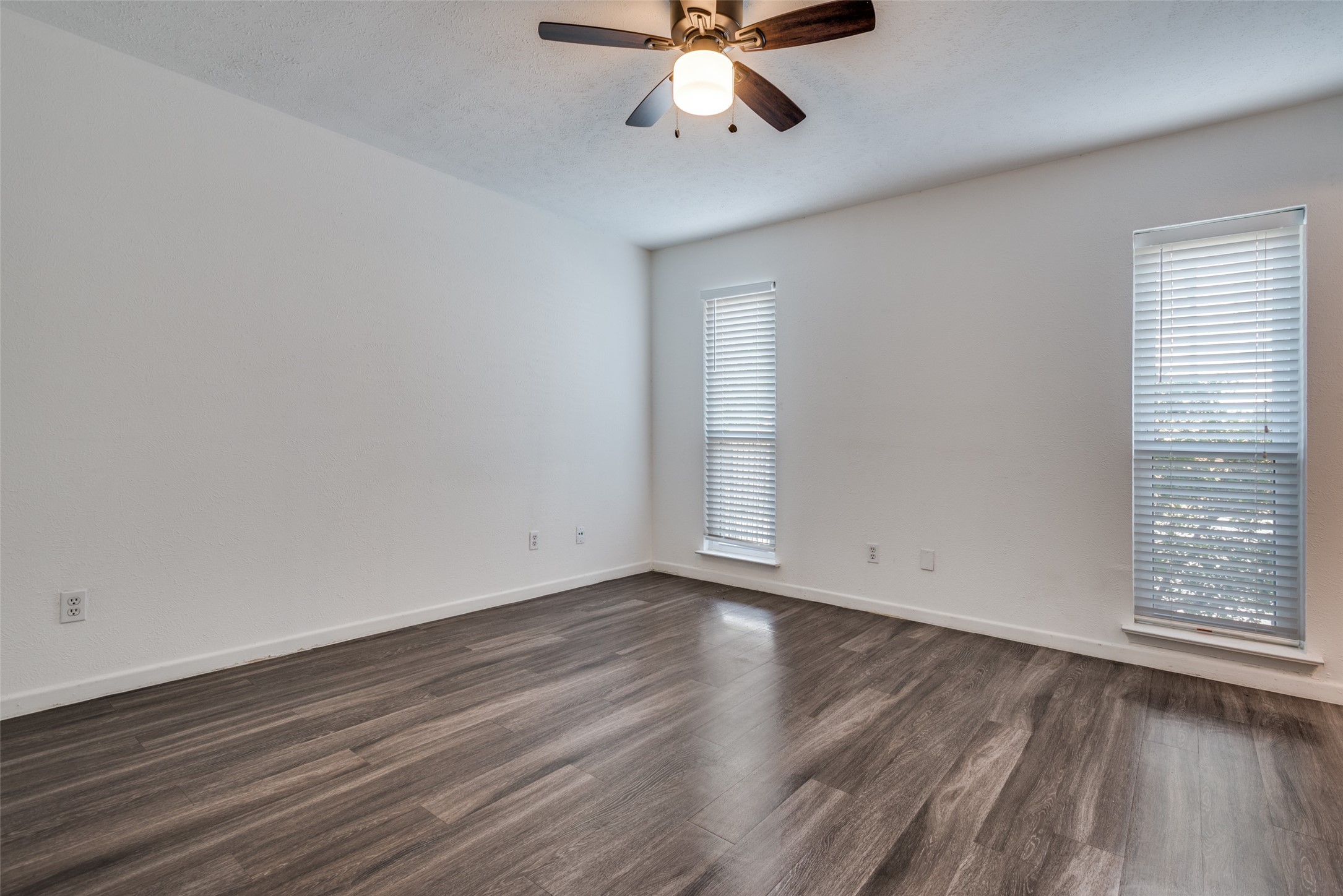 4317 Hartford Street 112