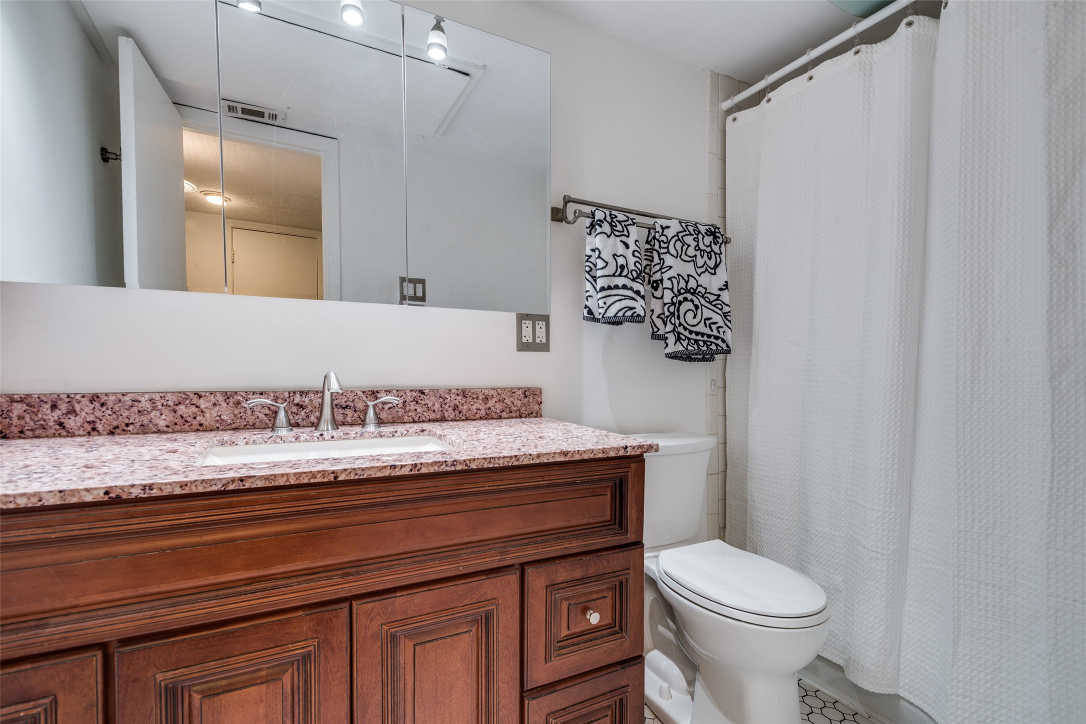 4317 Hartford Street 112