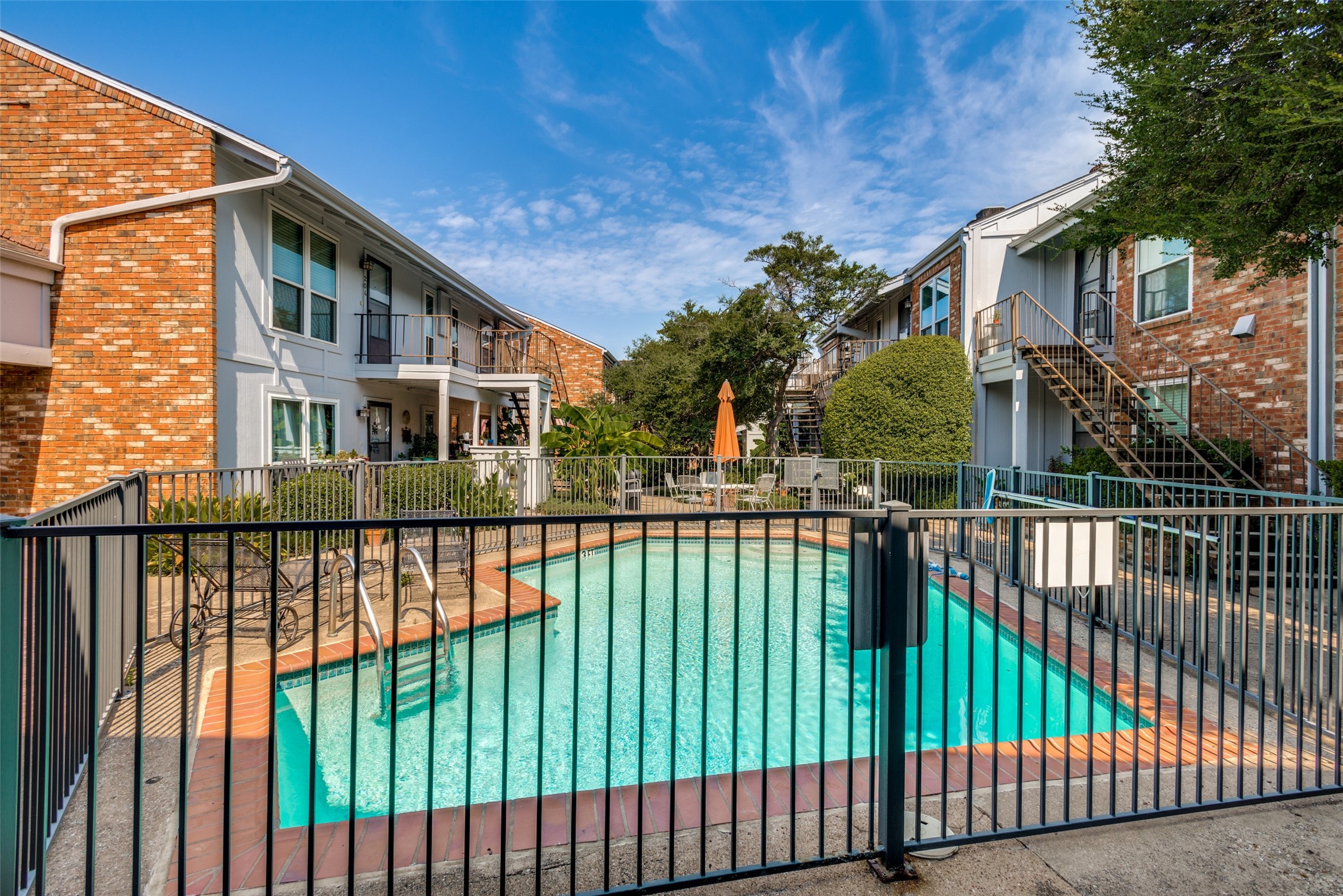 4317 Hartford Street 112