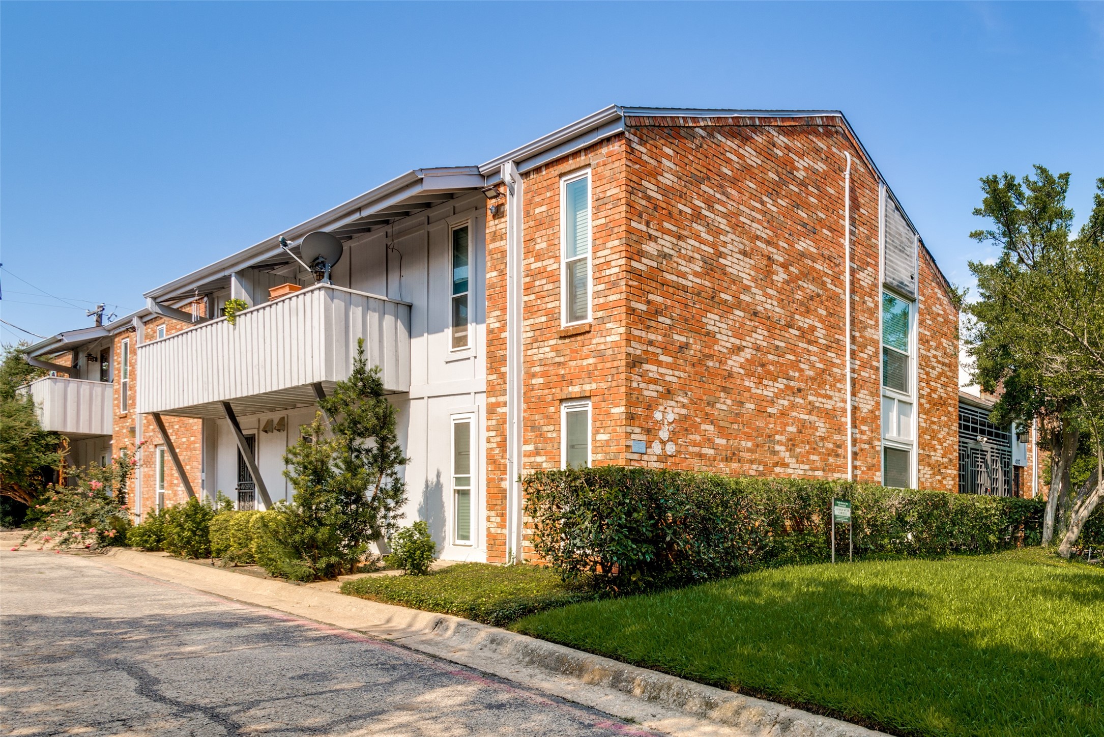 4317 Hartford Street 112