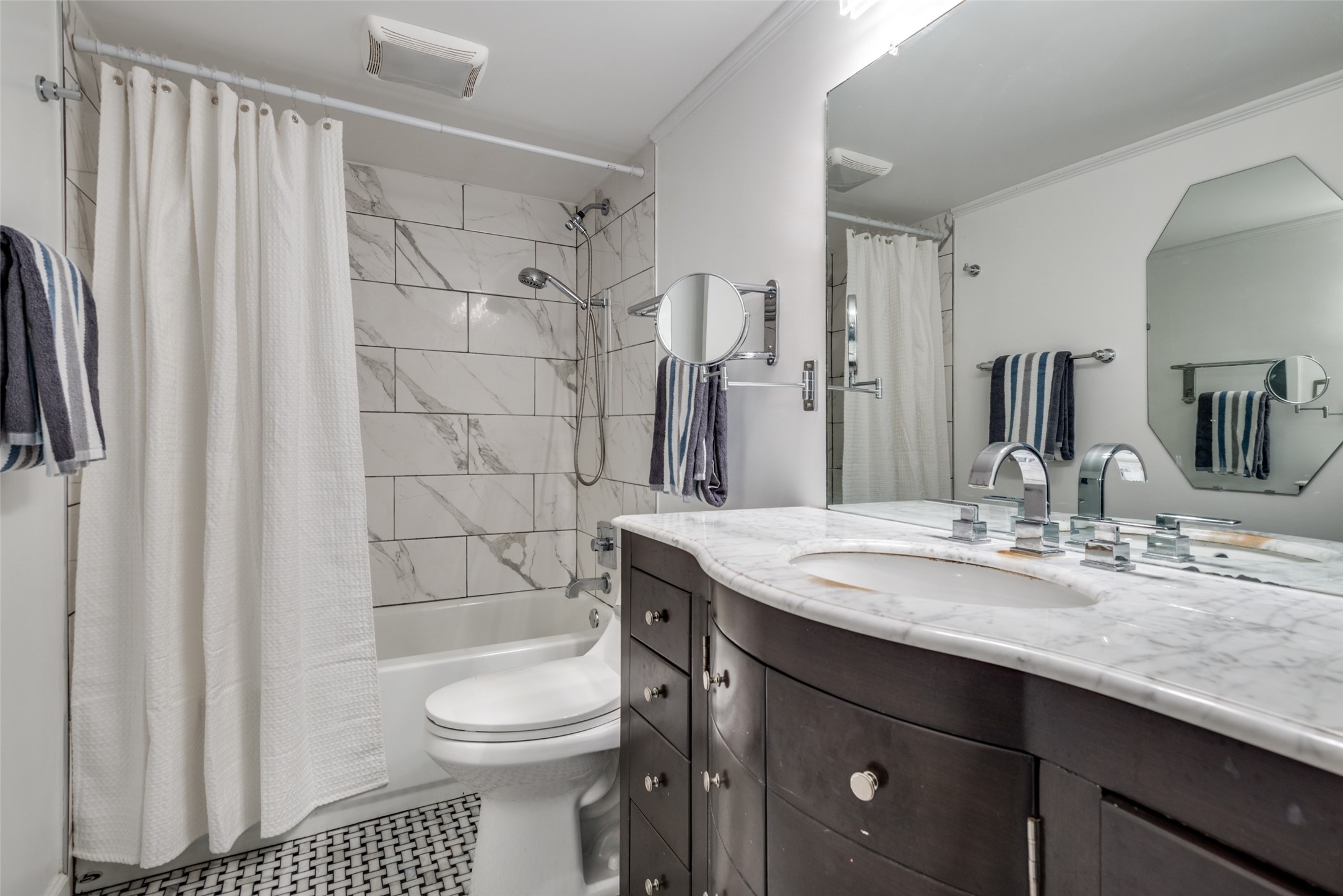 4317 Hartford Street 112