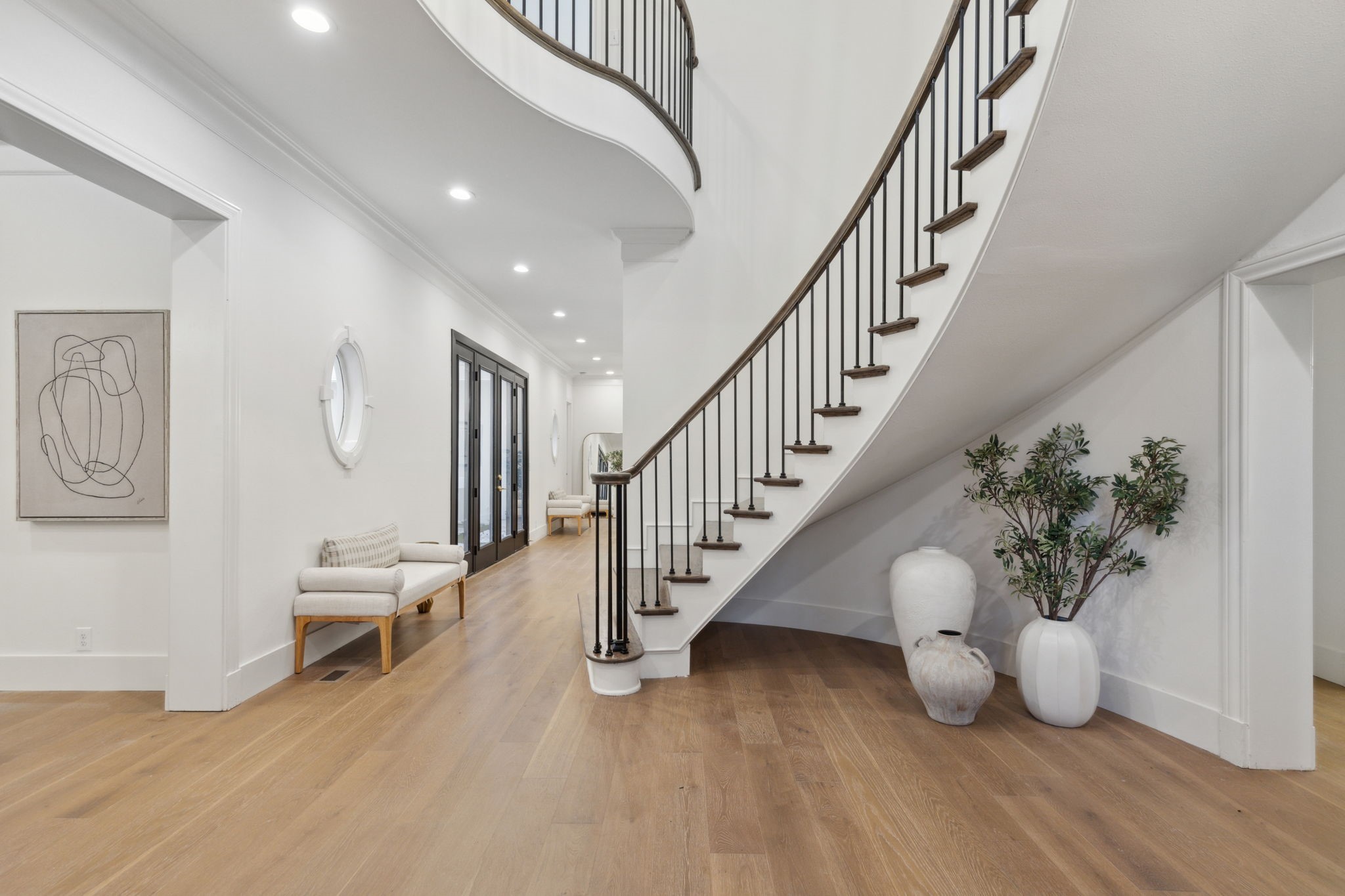 6 Saint Laurent Place