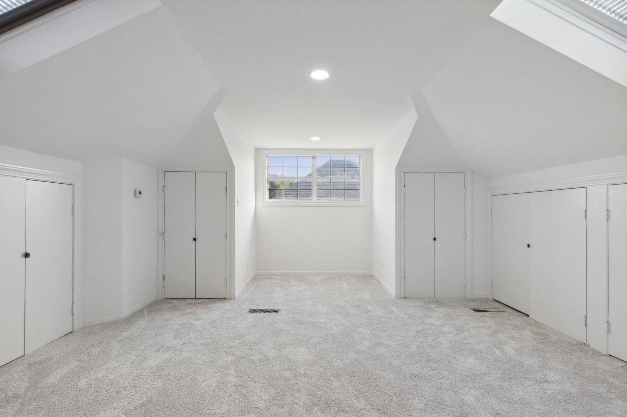 6 Saint Laurent Place