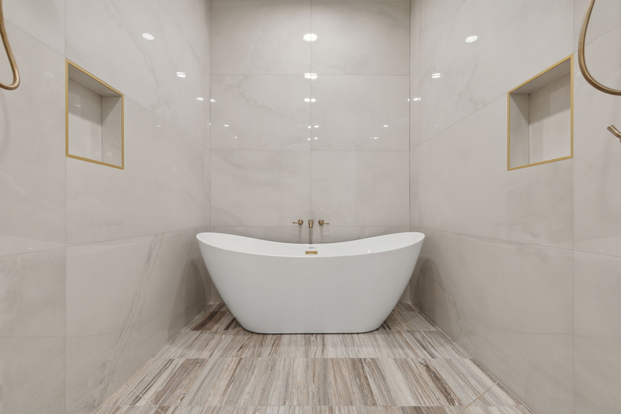 6 Saint Laurent Place