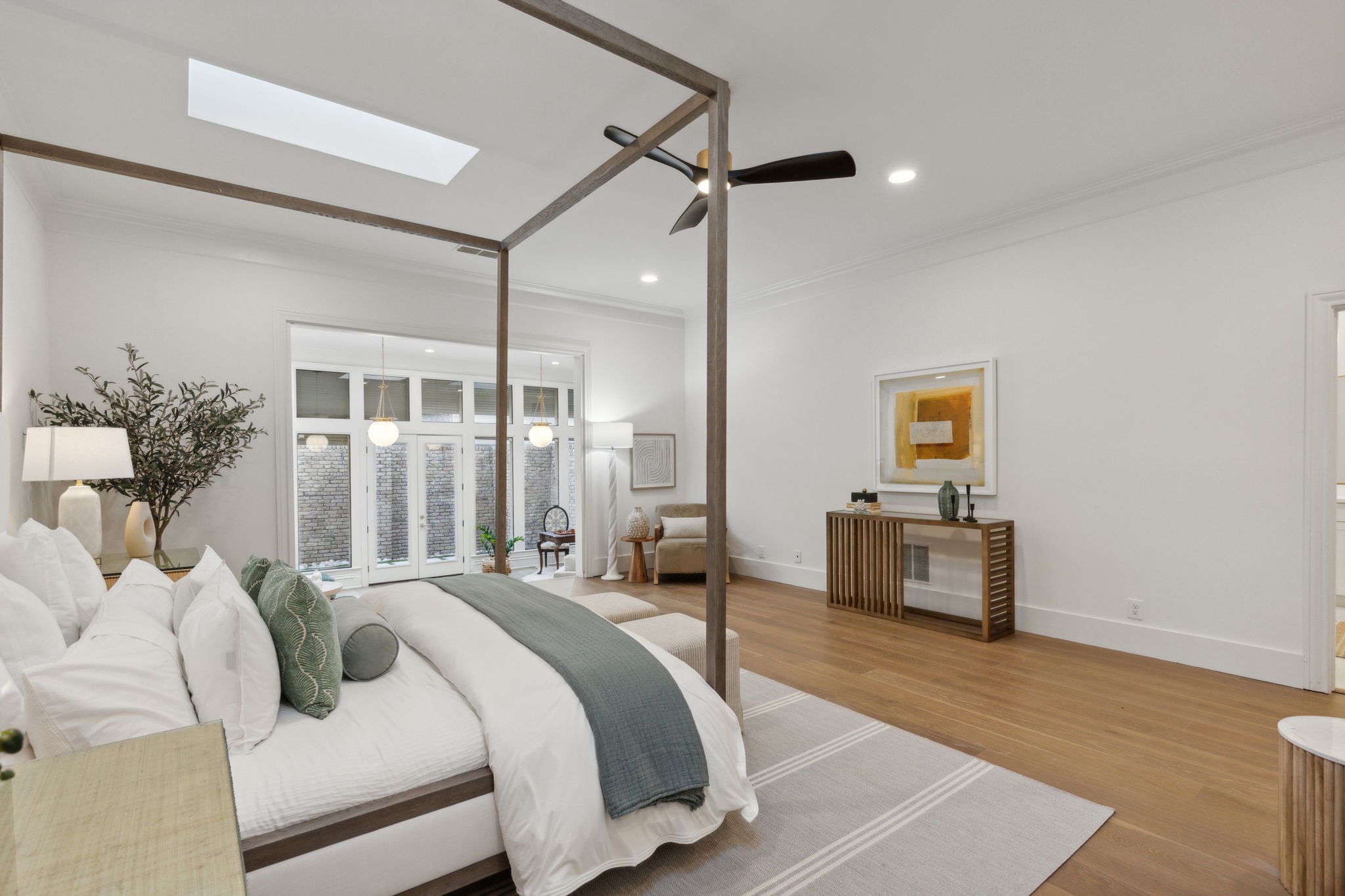 6 Saint Laurent Place