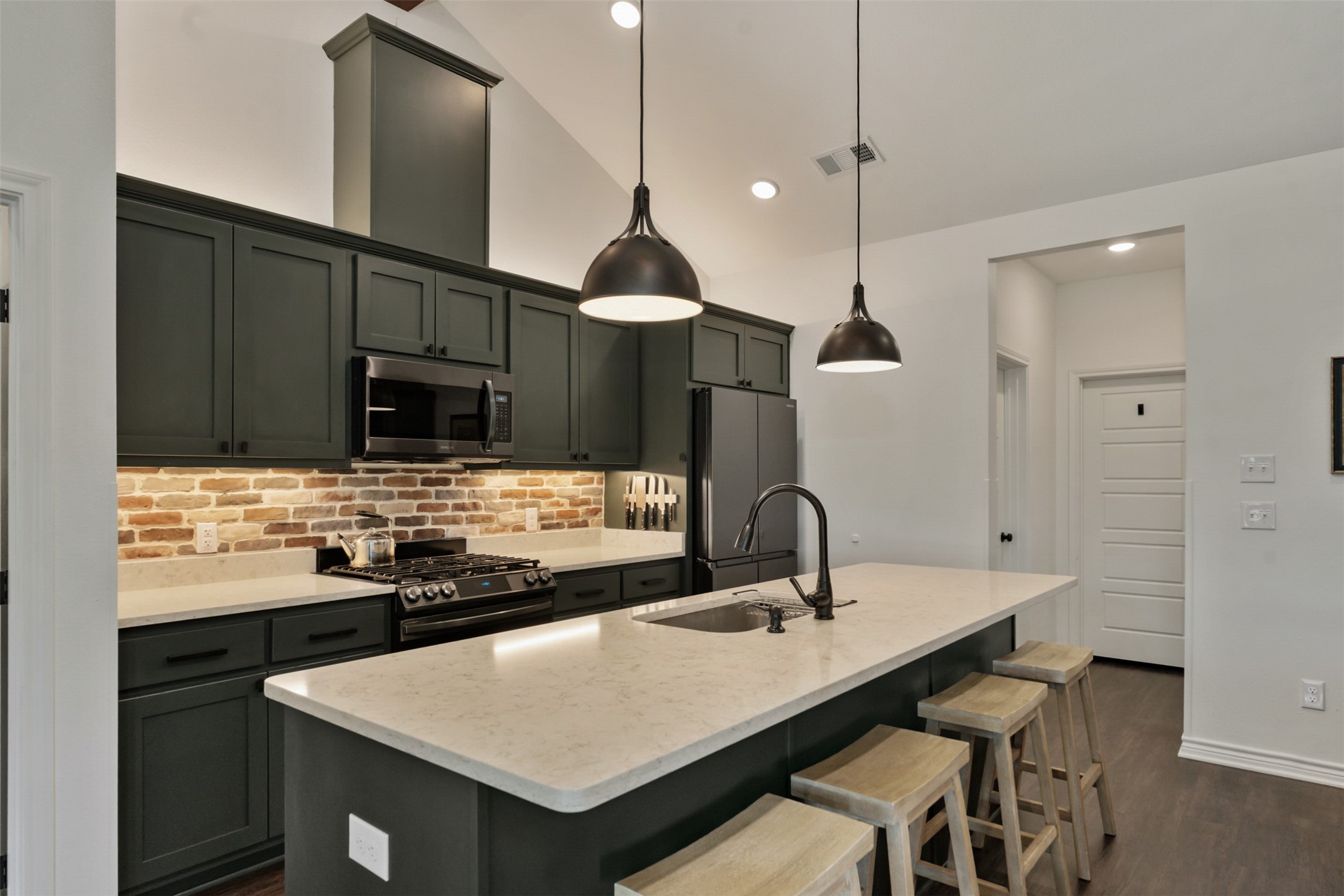 6044 County Road 4068