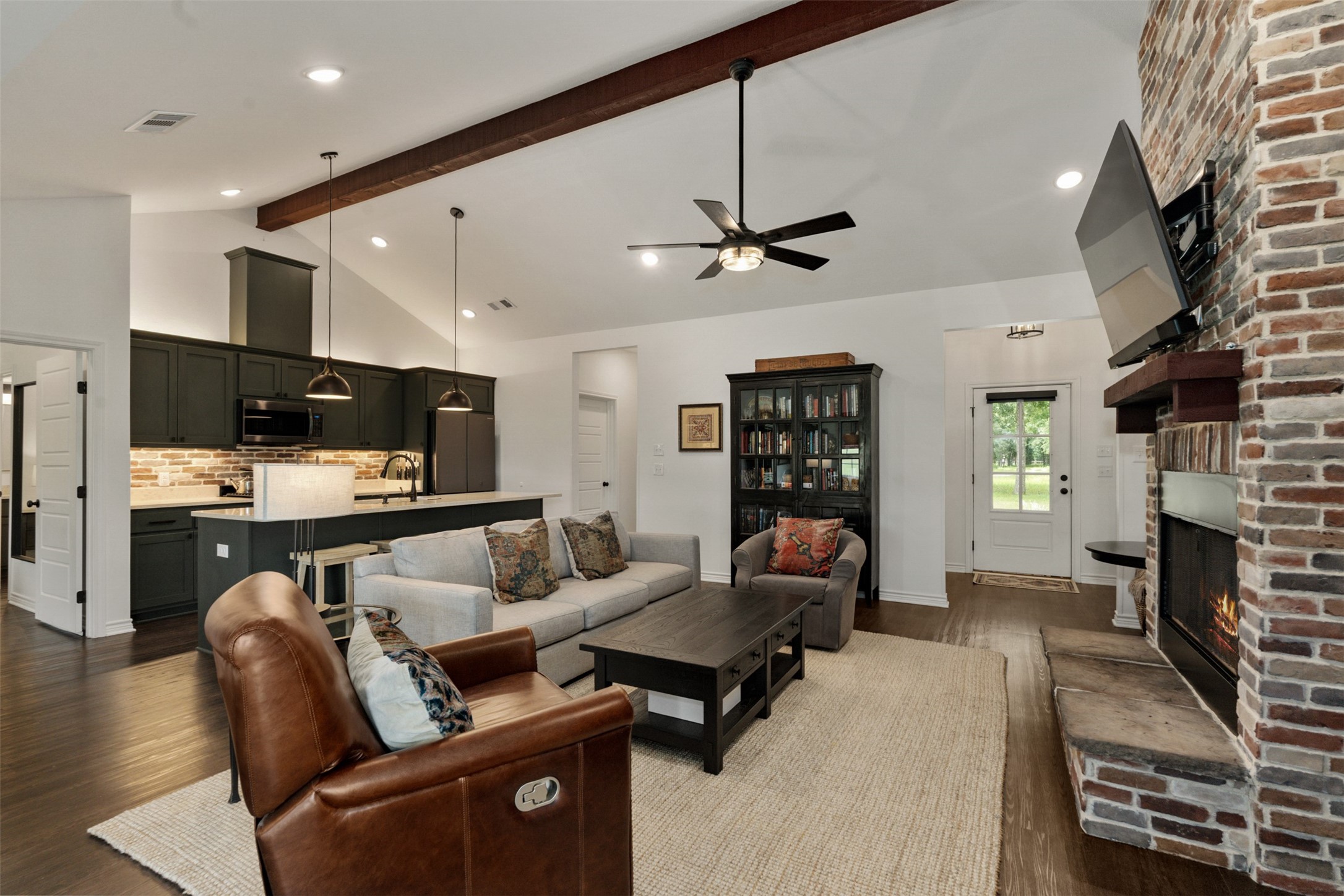 6044 County Road 4068