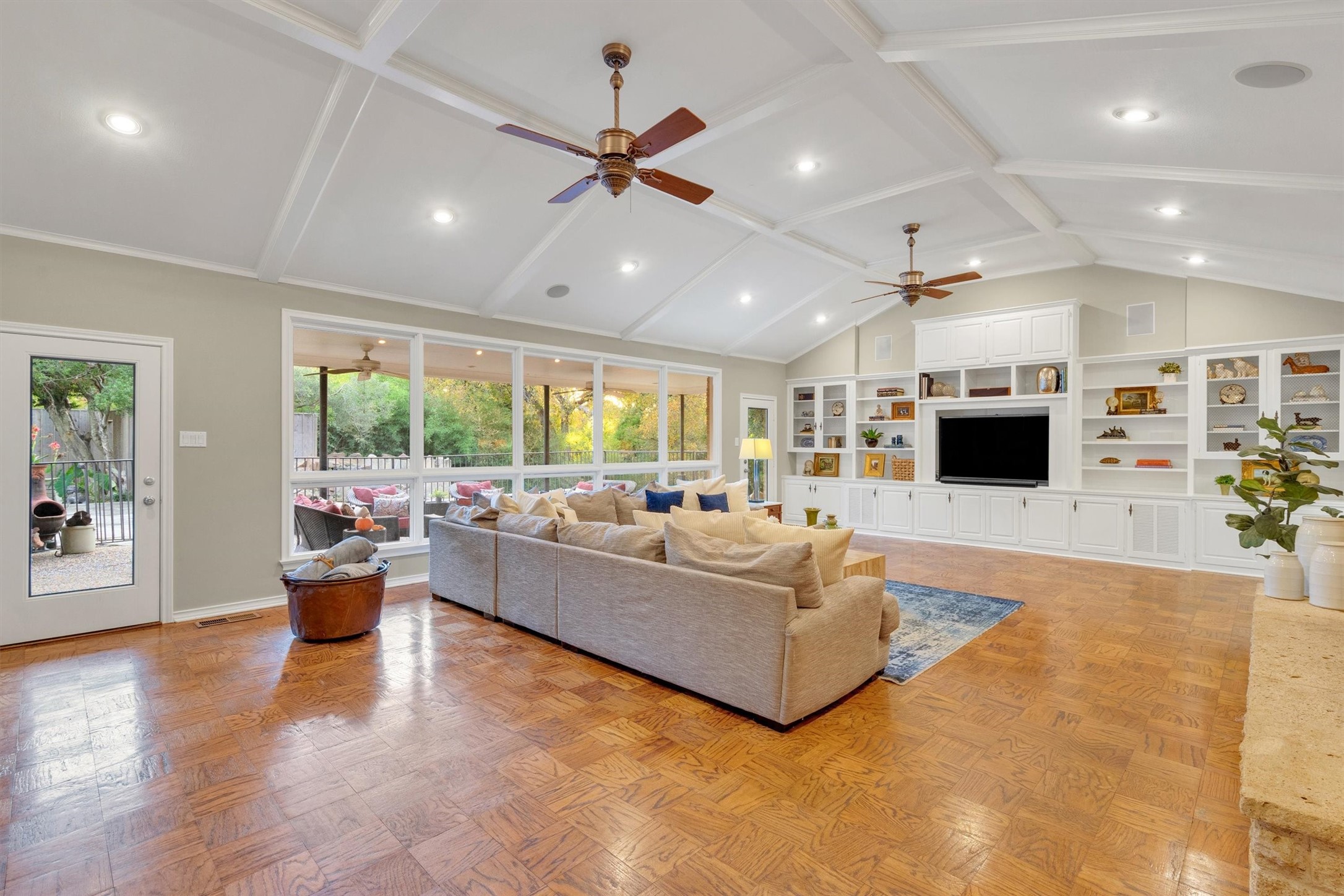 7140 Spring Valley Road