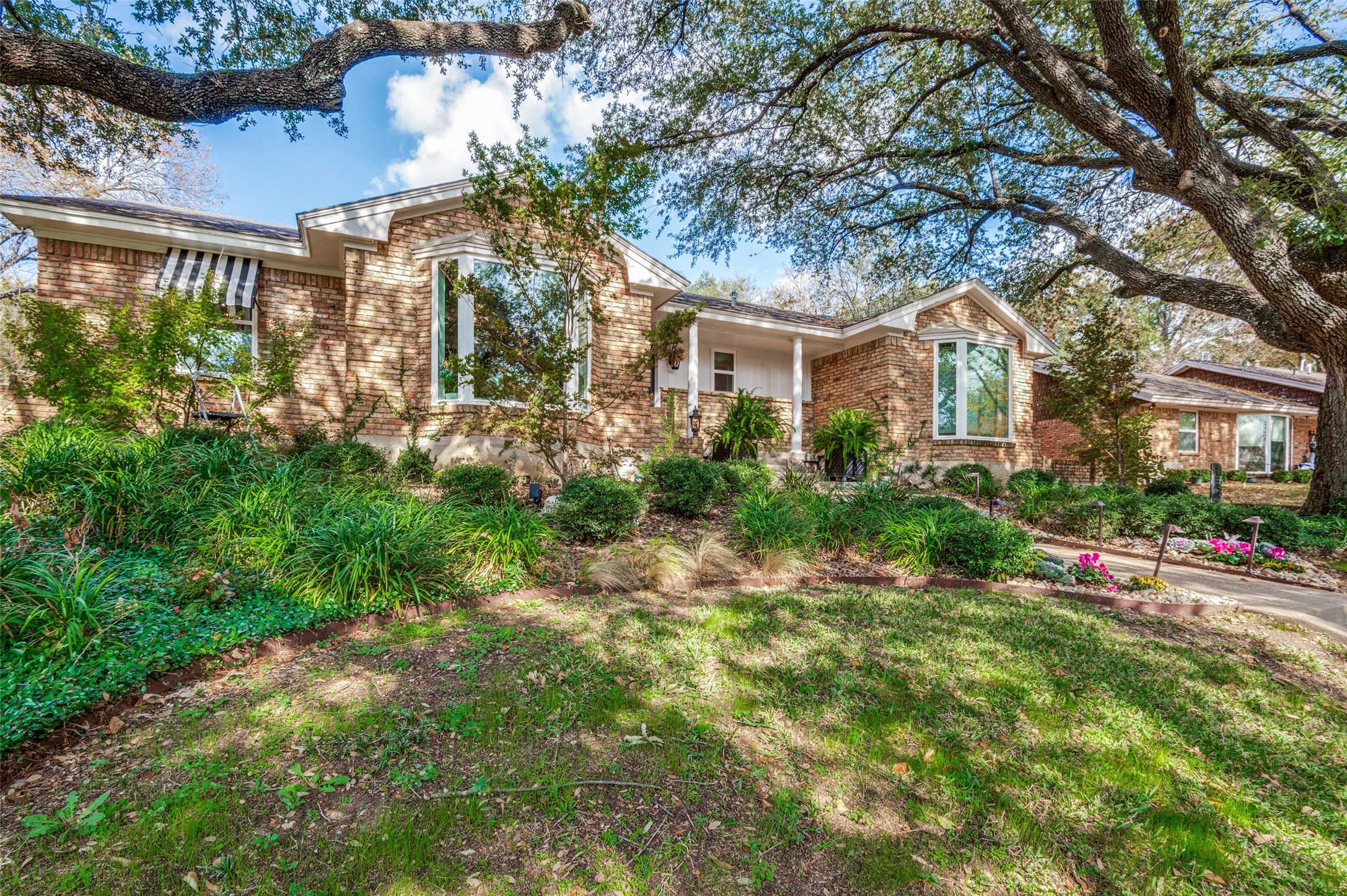 1635 Trailridge Drive