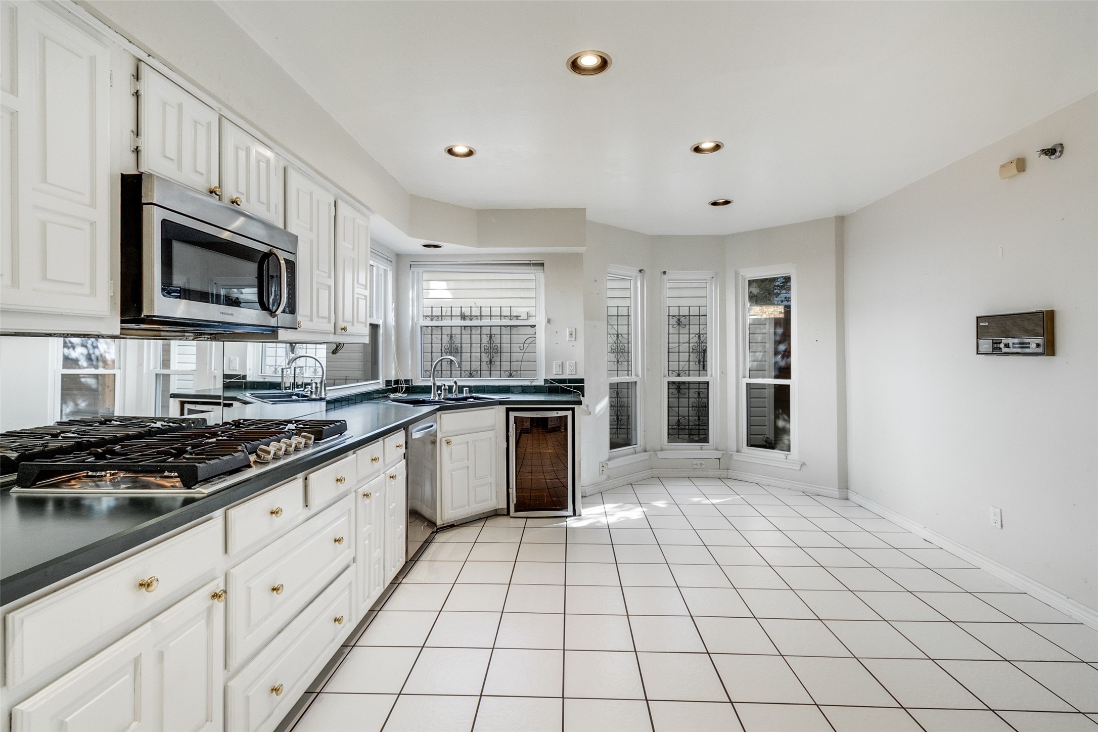 820 Pavillion Street