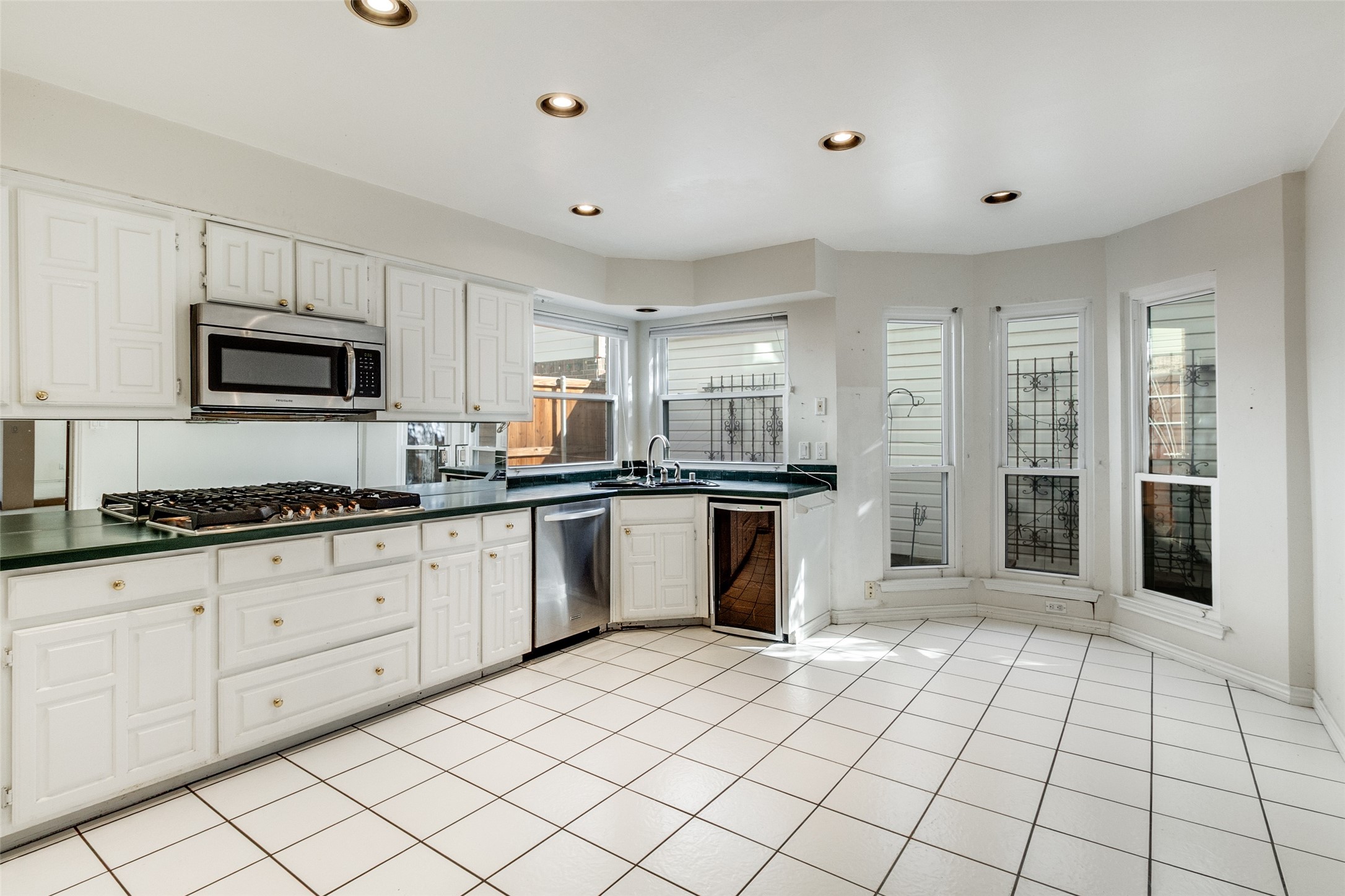 820 Pavillion Street