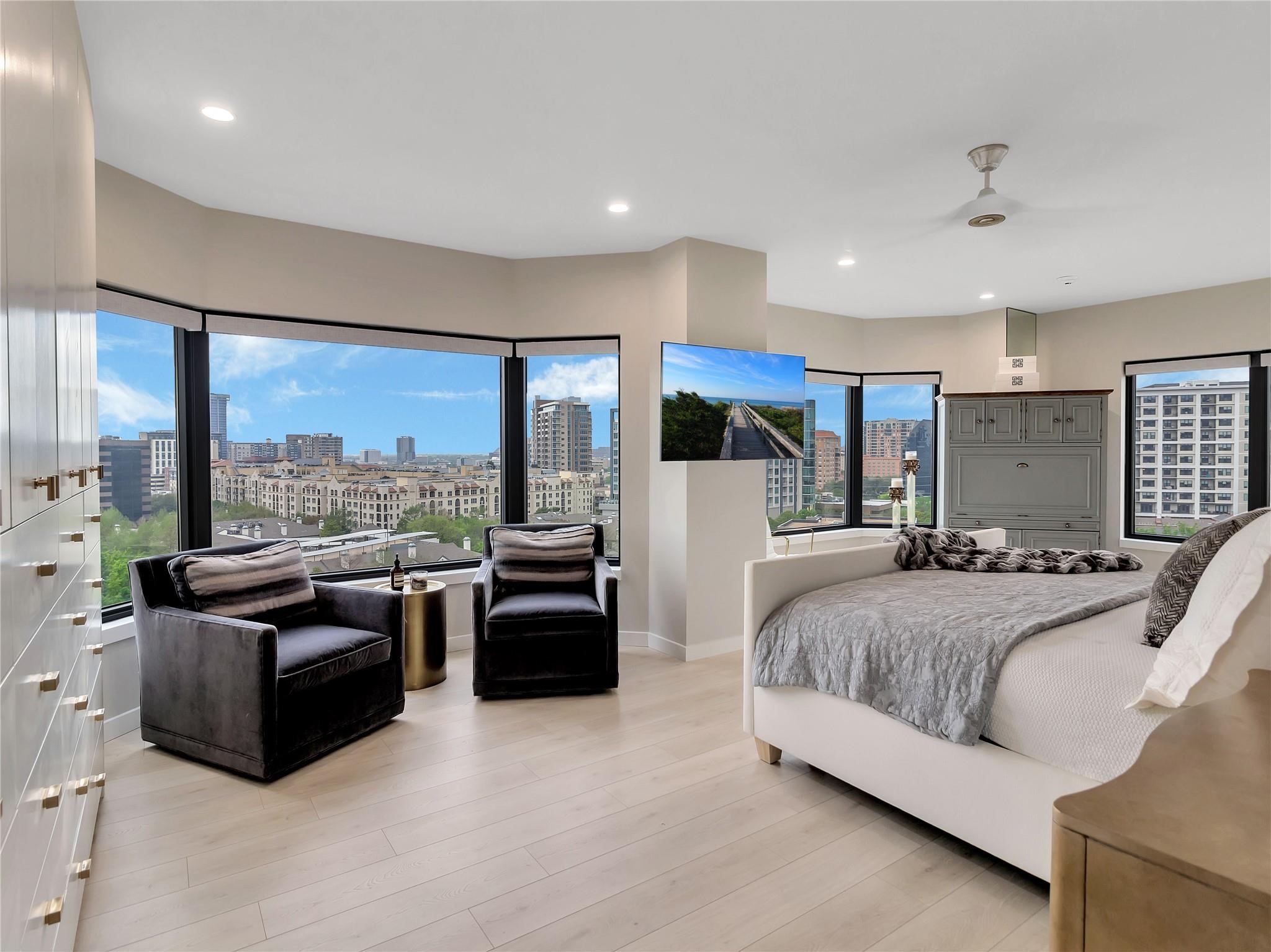 3030 Mckinney Avenue 1006