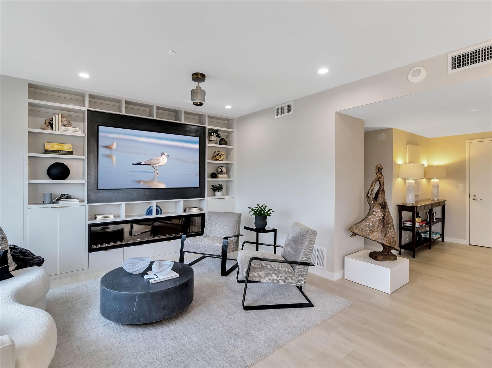 3030 Mckinney Avenue 1006