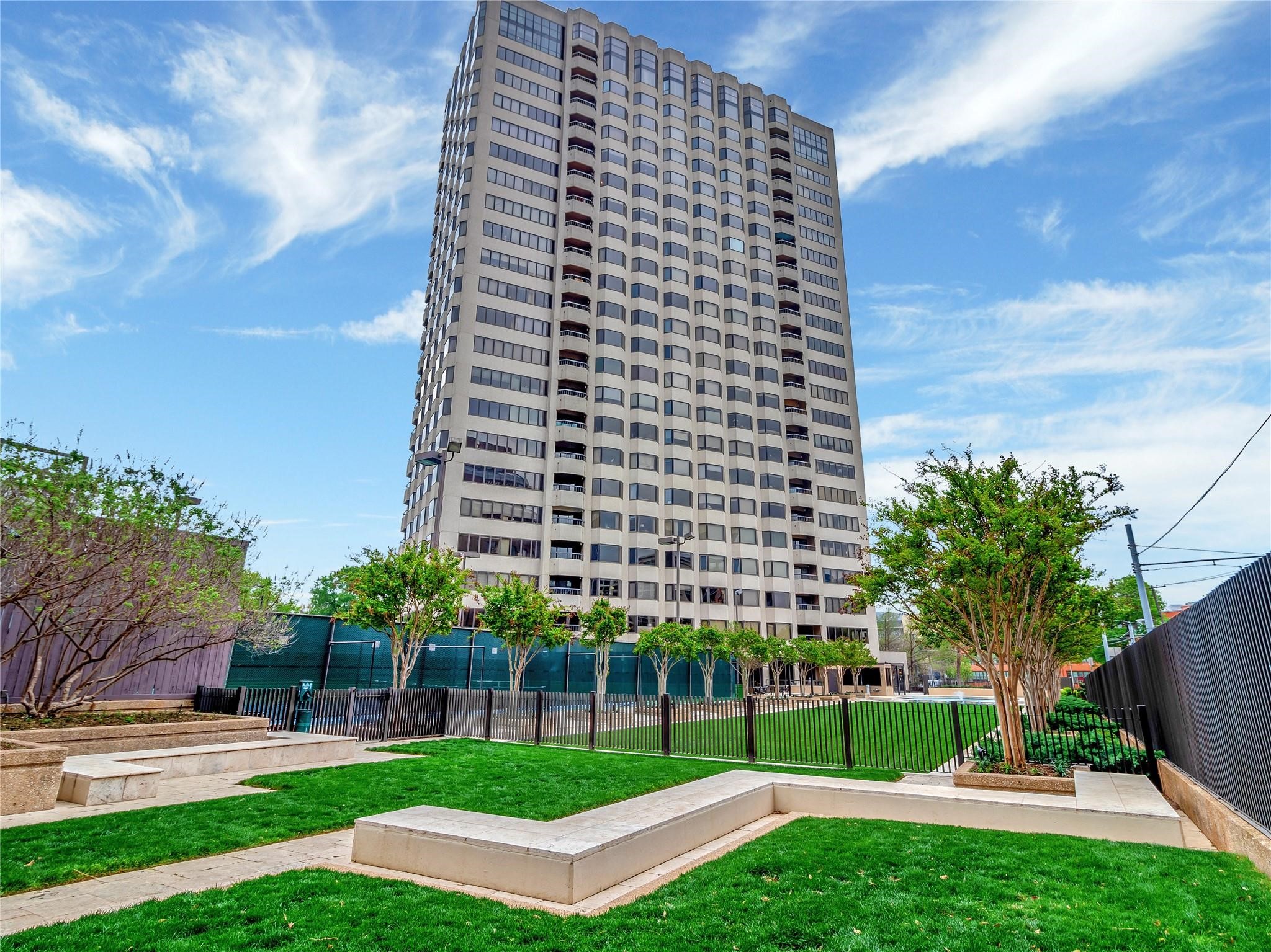 3030 Mckinney Avenue 1006