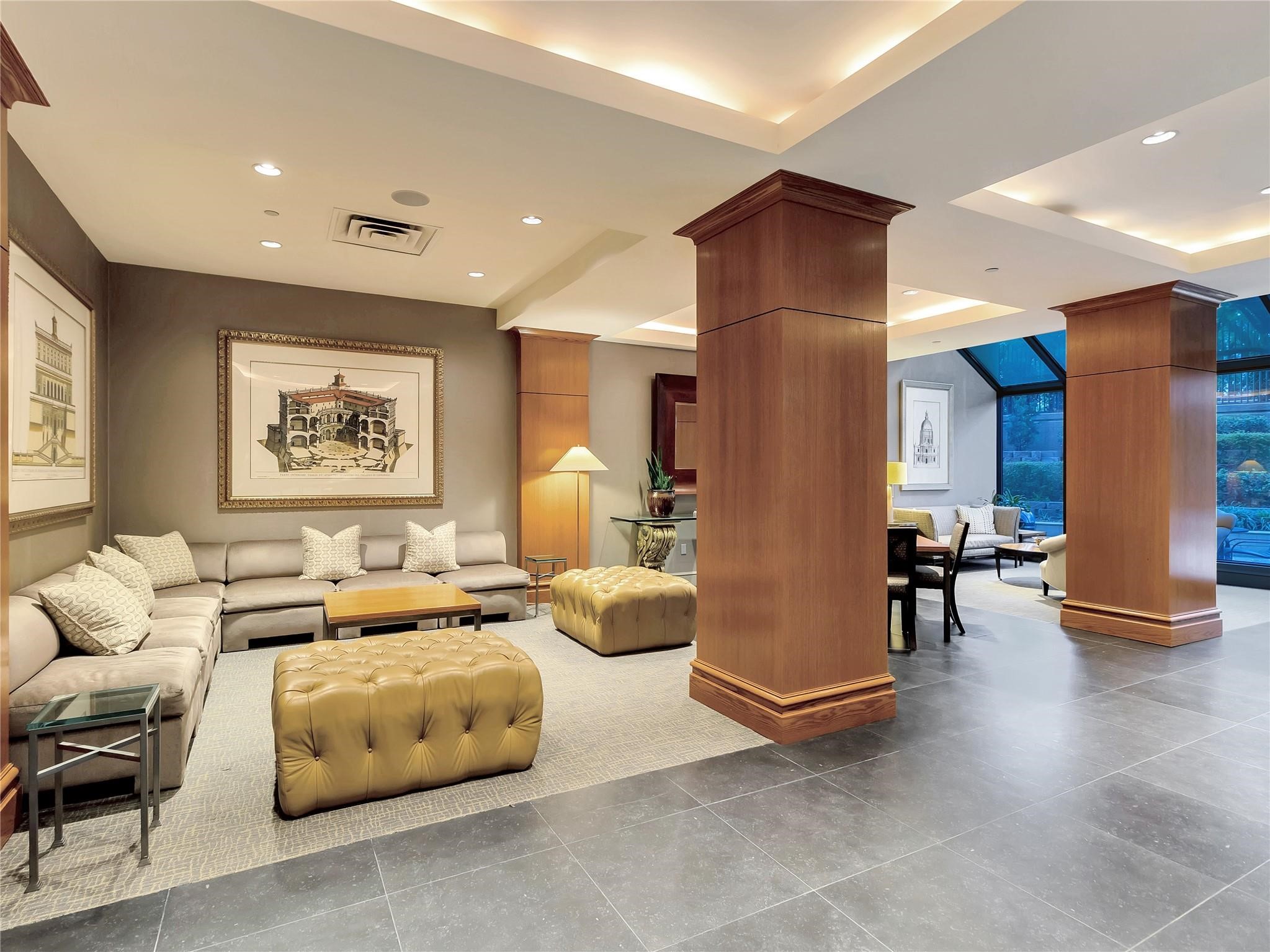 3030 Mckinney Avenue 1006