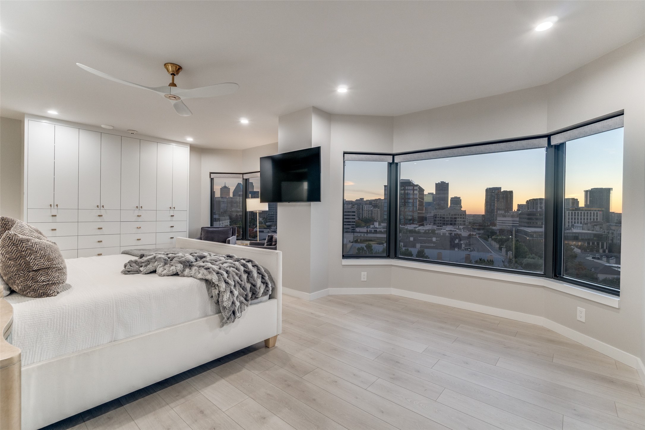 3030 Mckinney Avenue 1006