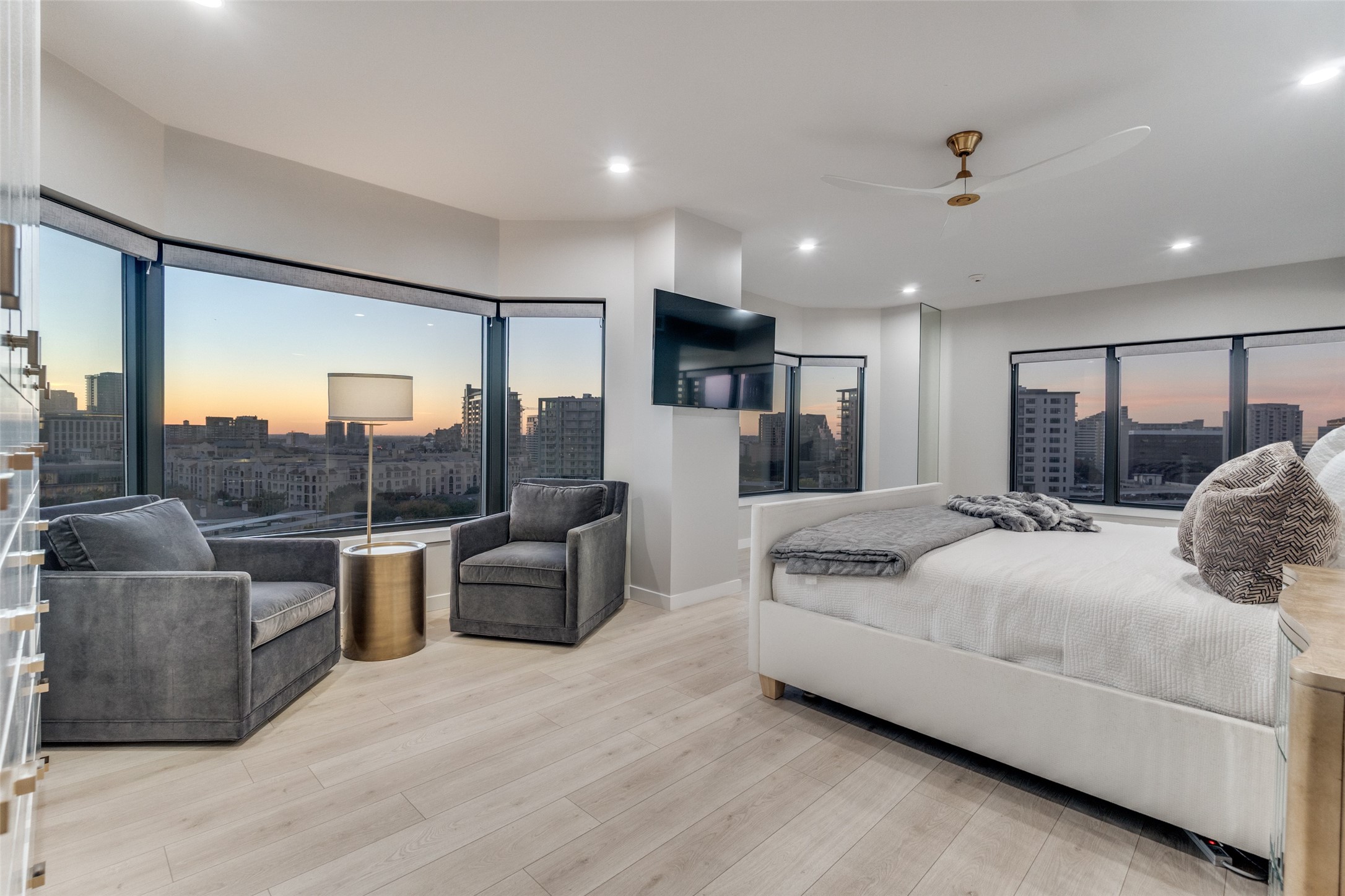 3030 Mckinney Avenue 1006