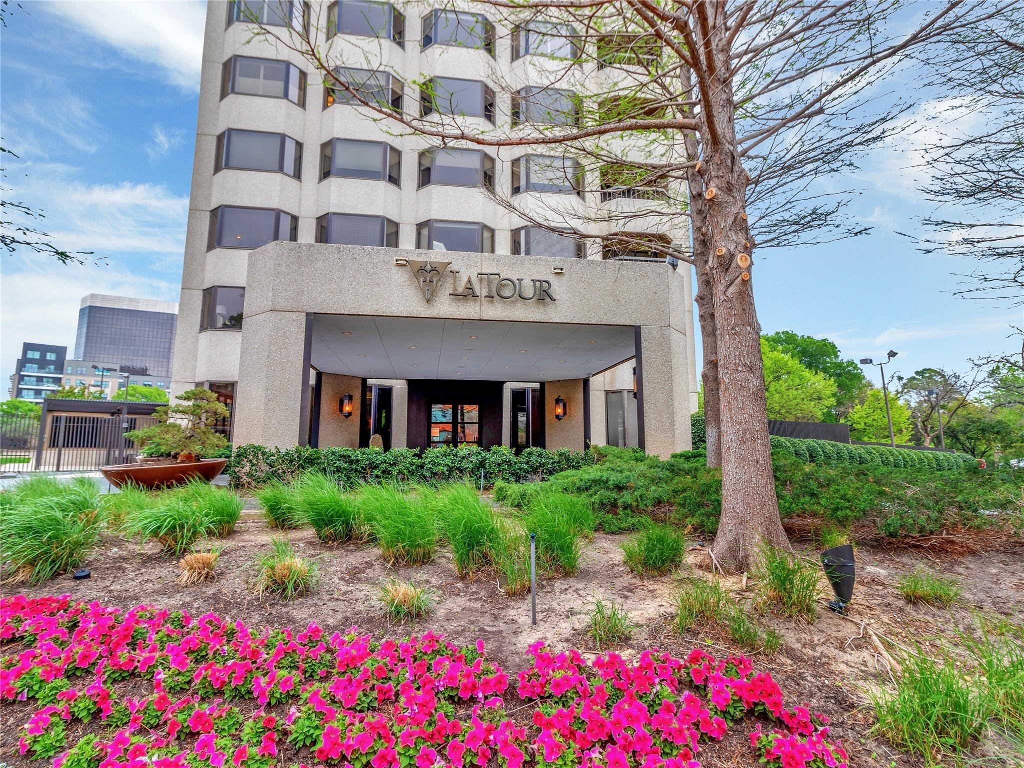 3030 Mckinney Avenue 1006