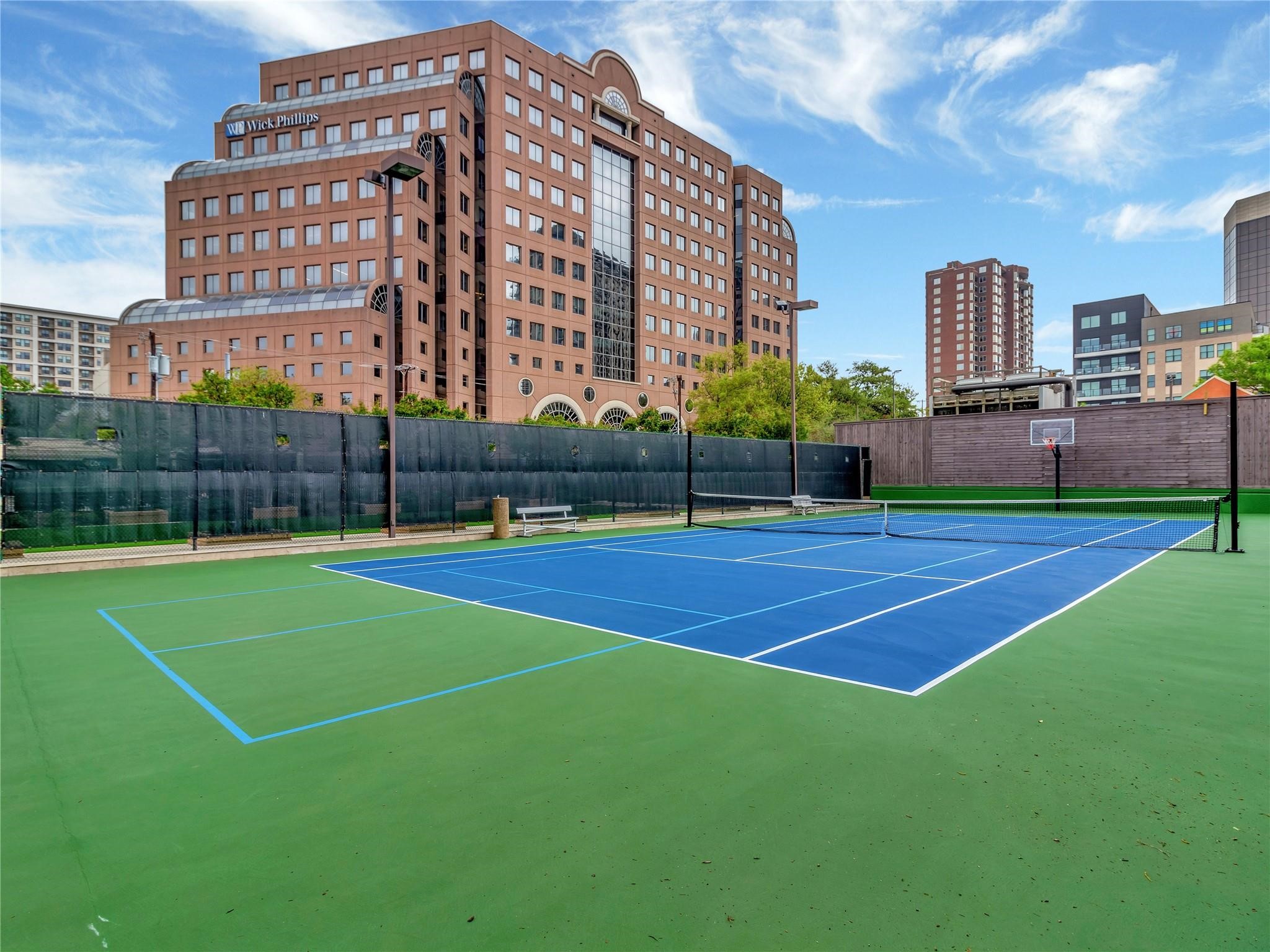 3030 Mckinney Avenue 1006